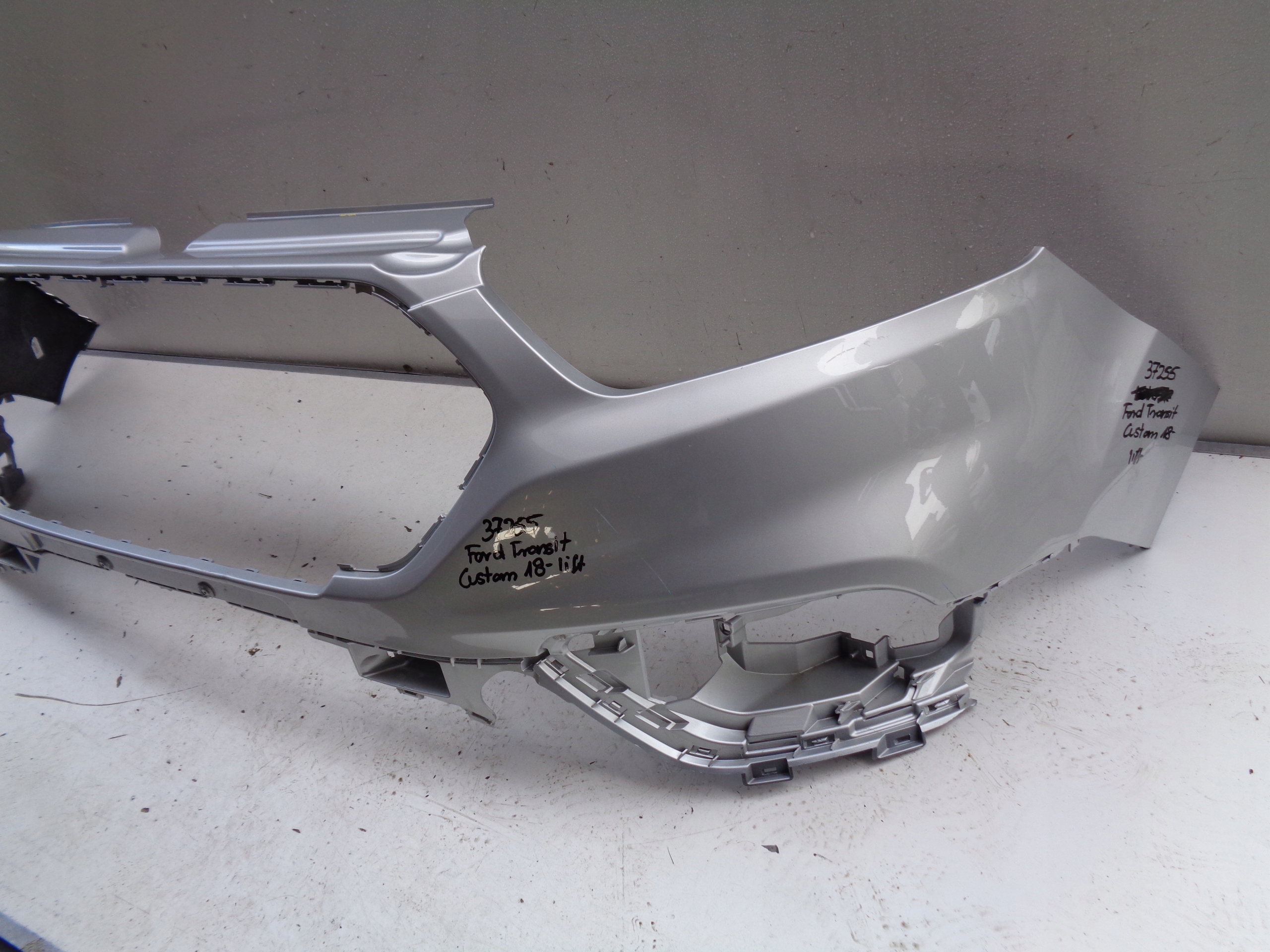 FRONTSTOSSSTANGE FORD TRANSIT CUSTOM 18- LIFT NR 37255