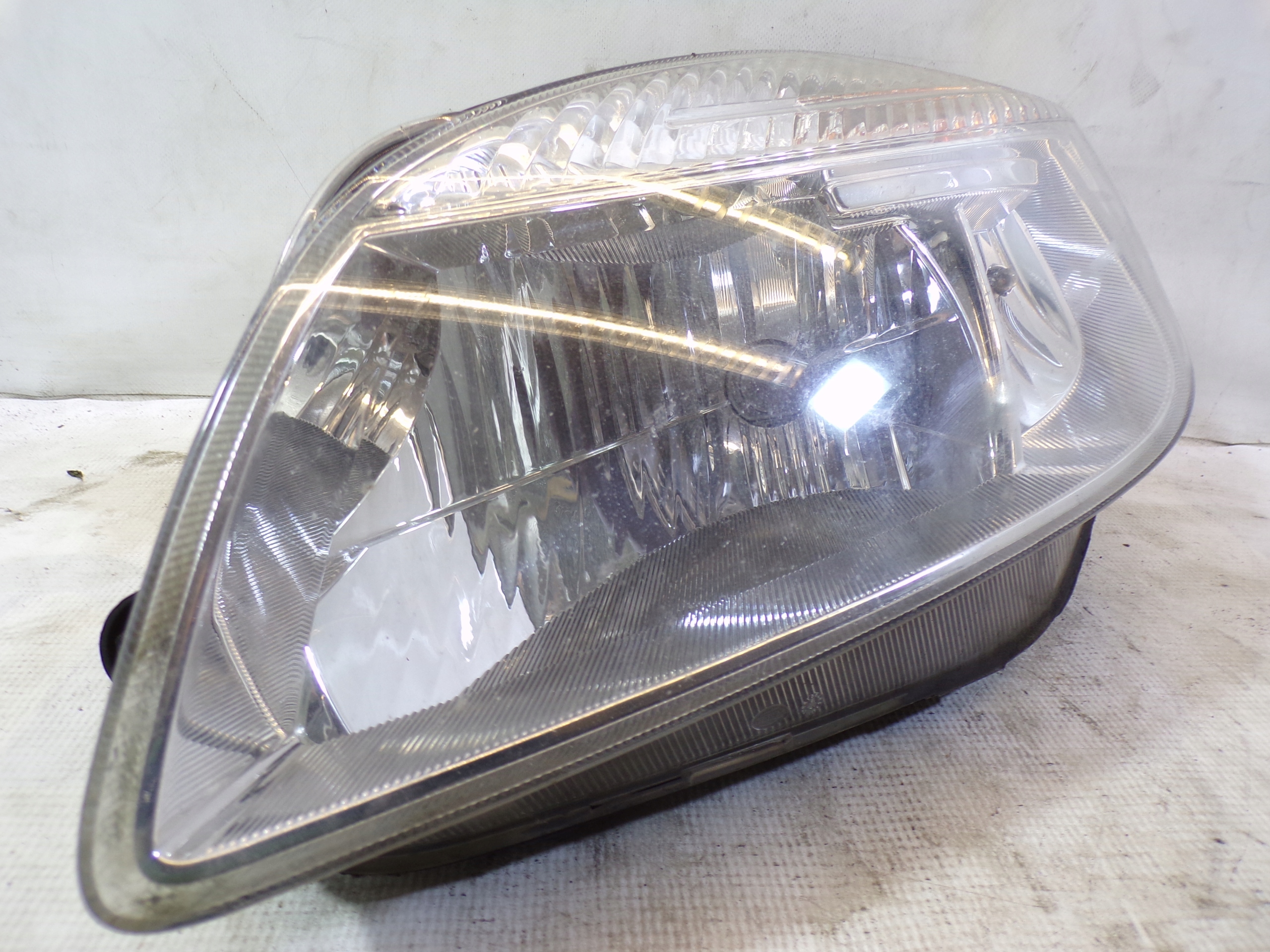 light front front left SKODA FABIA 2 II NIE lens ZWYKLA EU (2) (K)