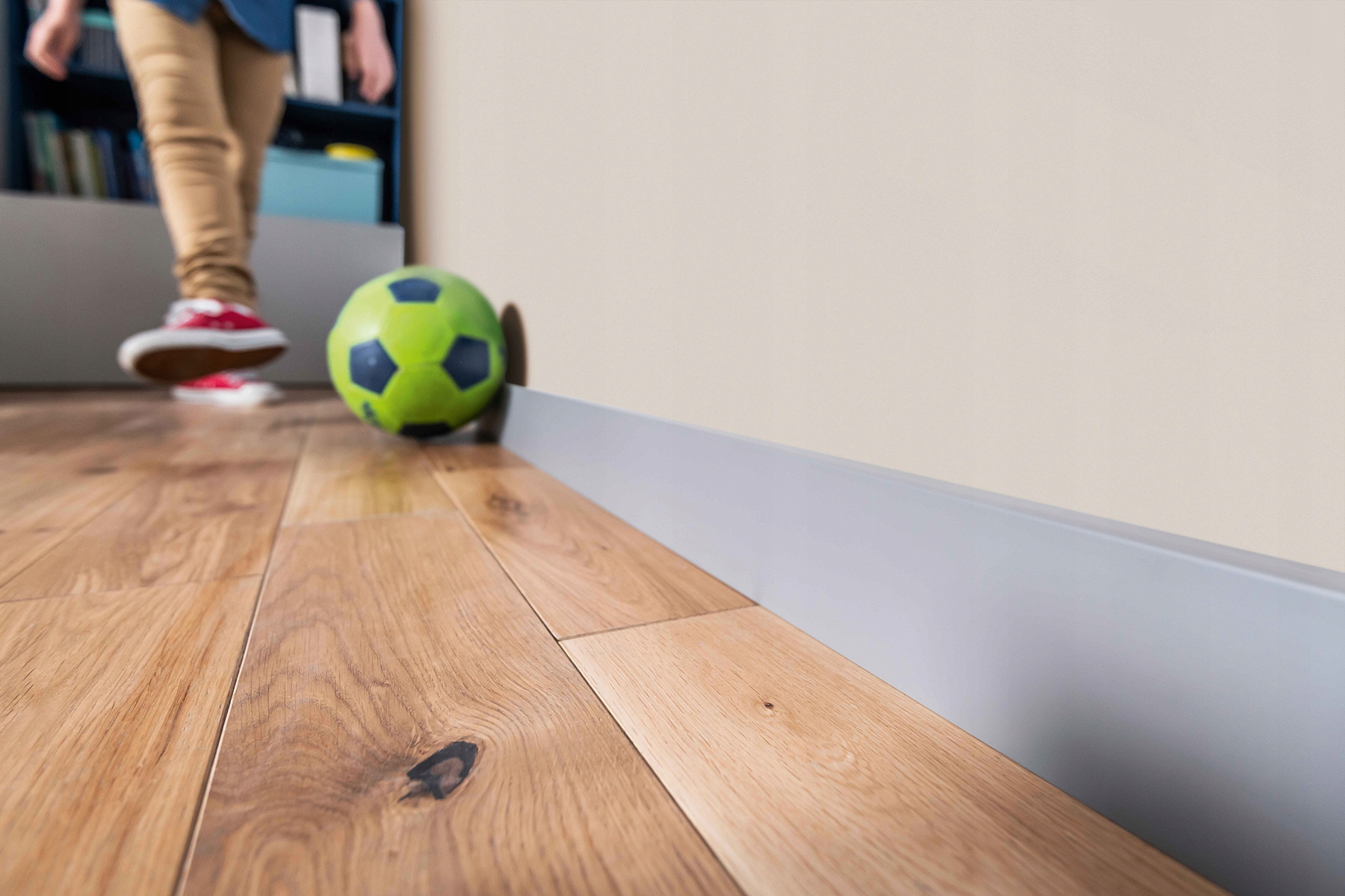 ZAŚLEPKA ZAŚLEPKI prawa + lewa do białej listwy przypodłogowej VOX ESP401 Stan opakowania oryginalne