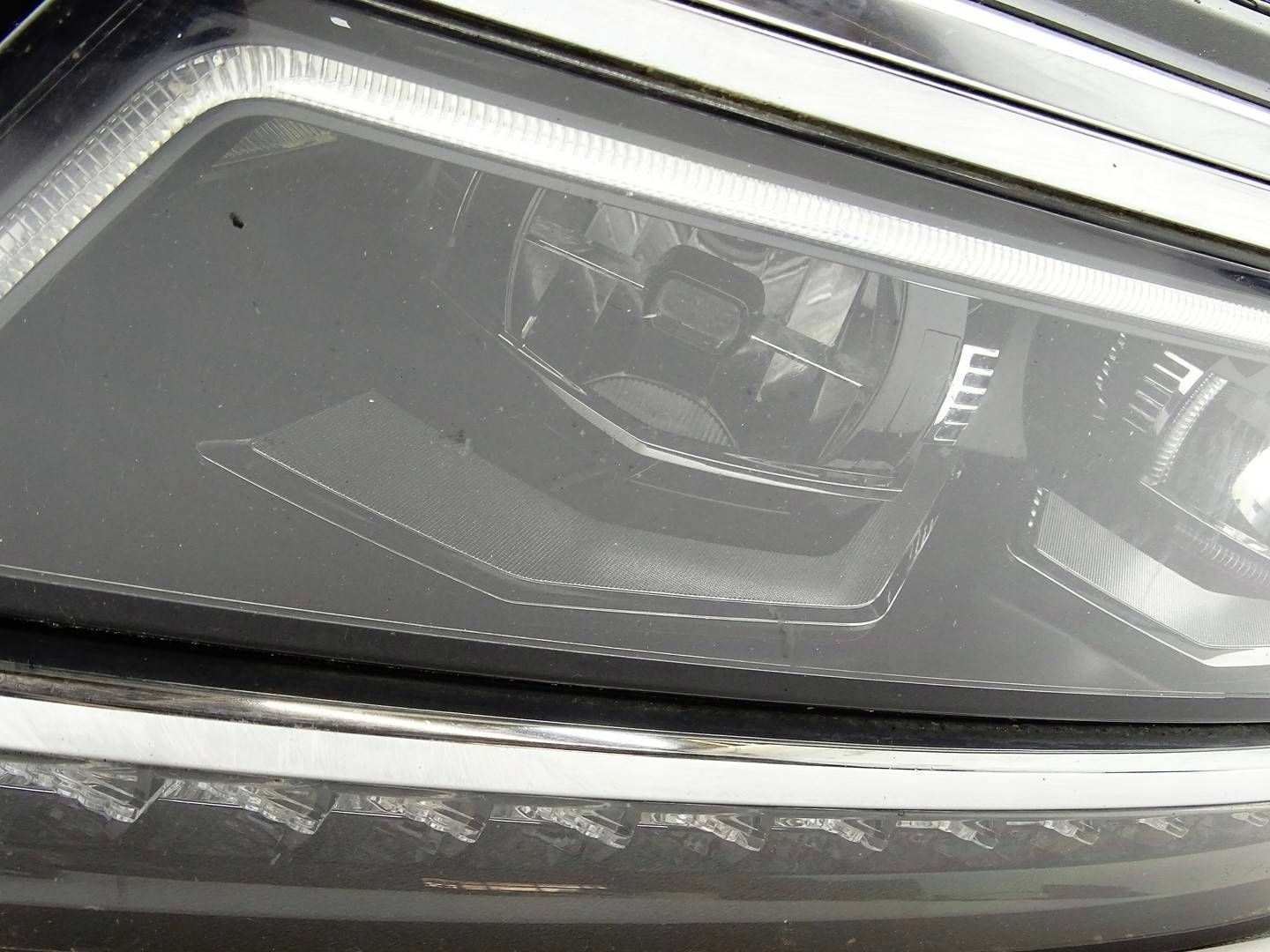 REFLEKTOR light left front left front FULL LED VW TIGUAN II 5NC941081A