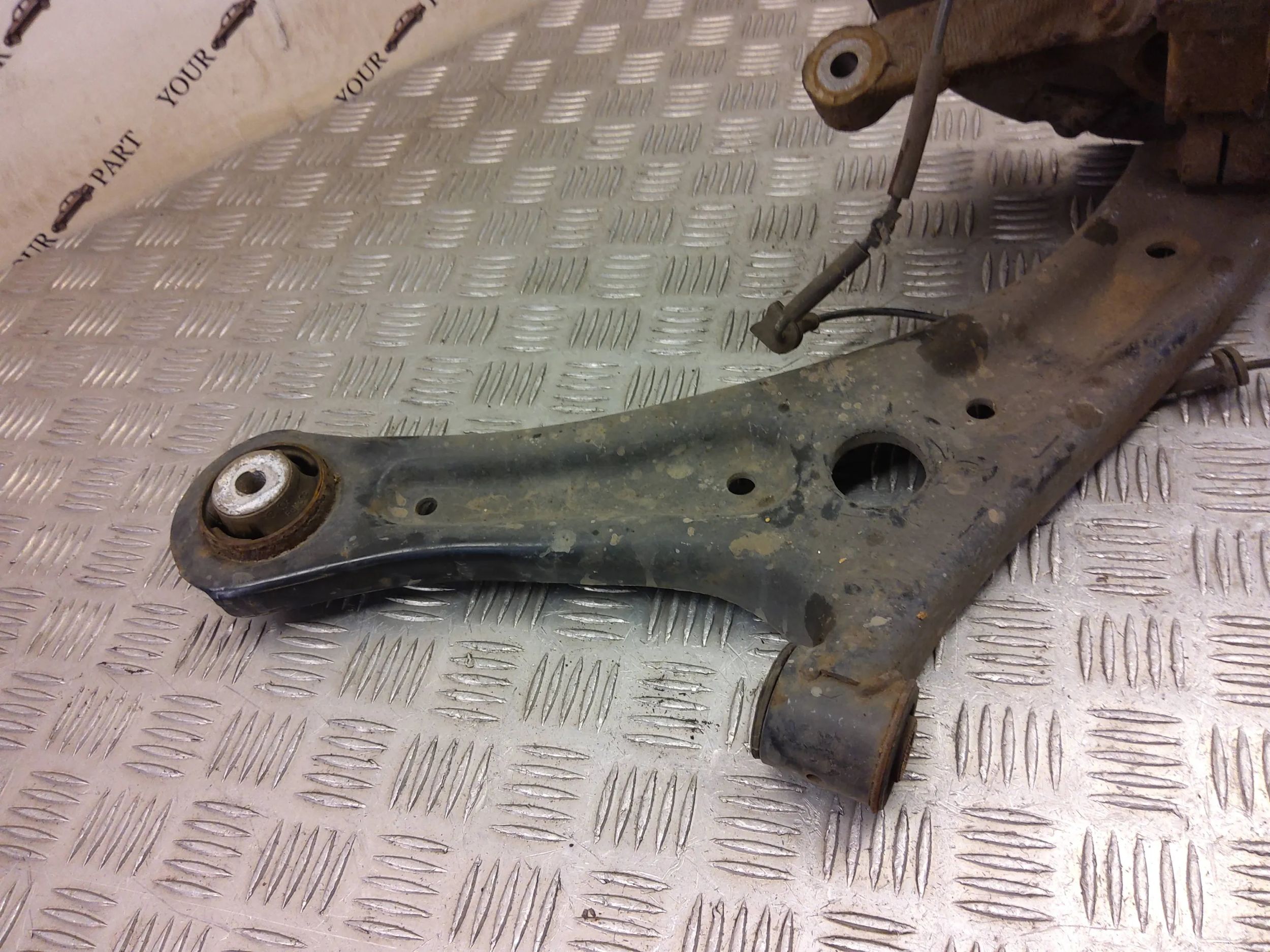 FORD ECOSPORT 2019 перед Сторона левый поворотный кулак, цапфа переднего