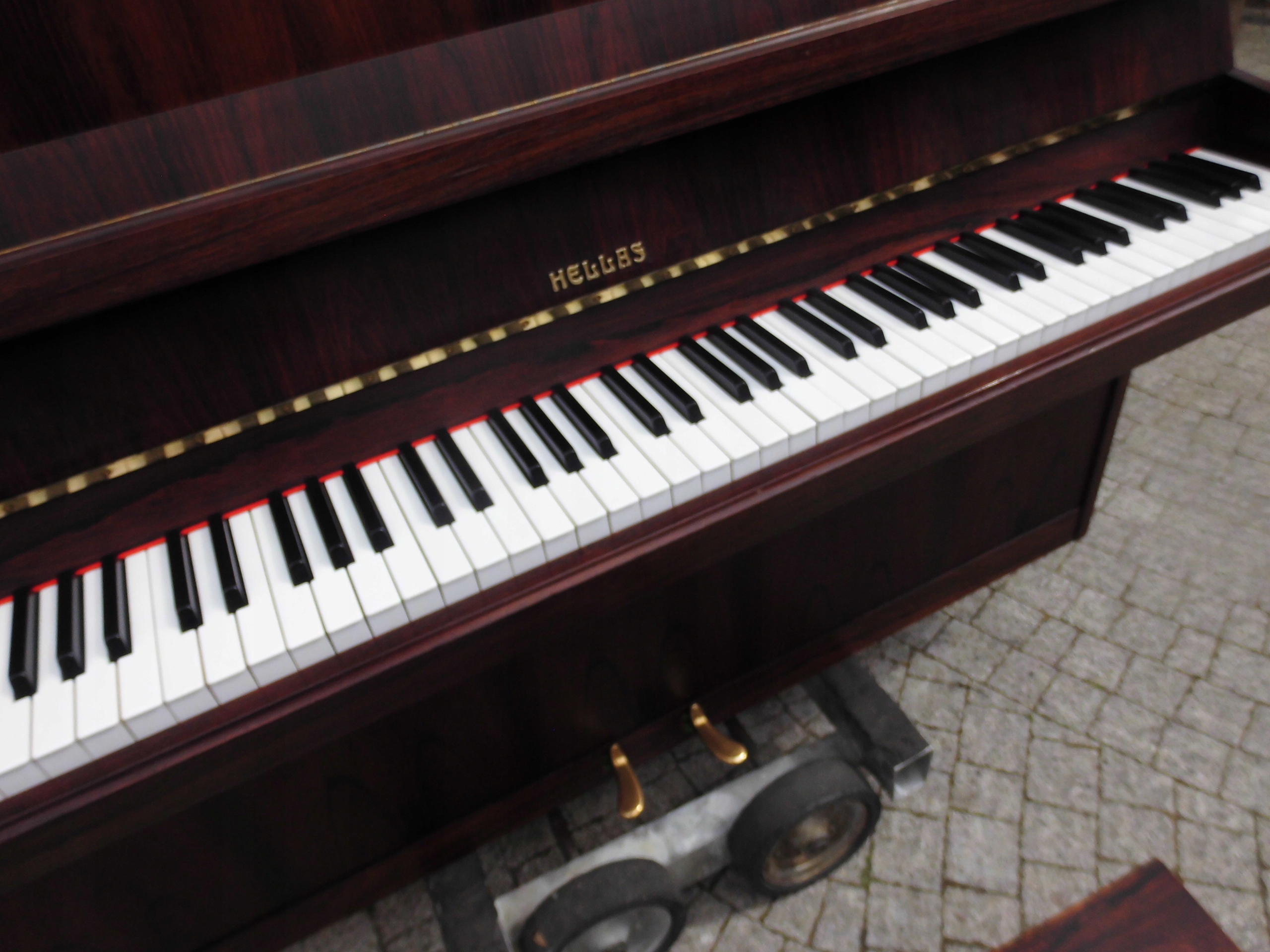 PIANINO IDEALNE DO NAUKI** HELLAS M110 * renner