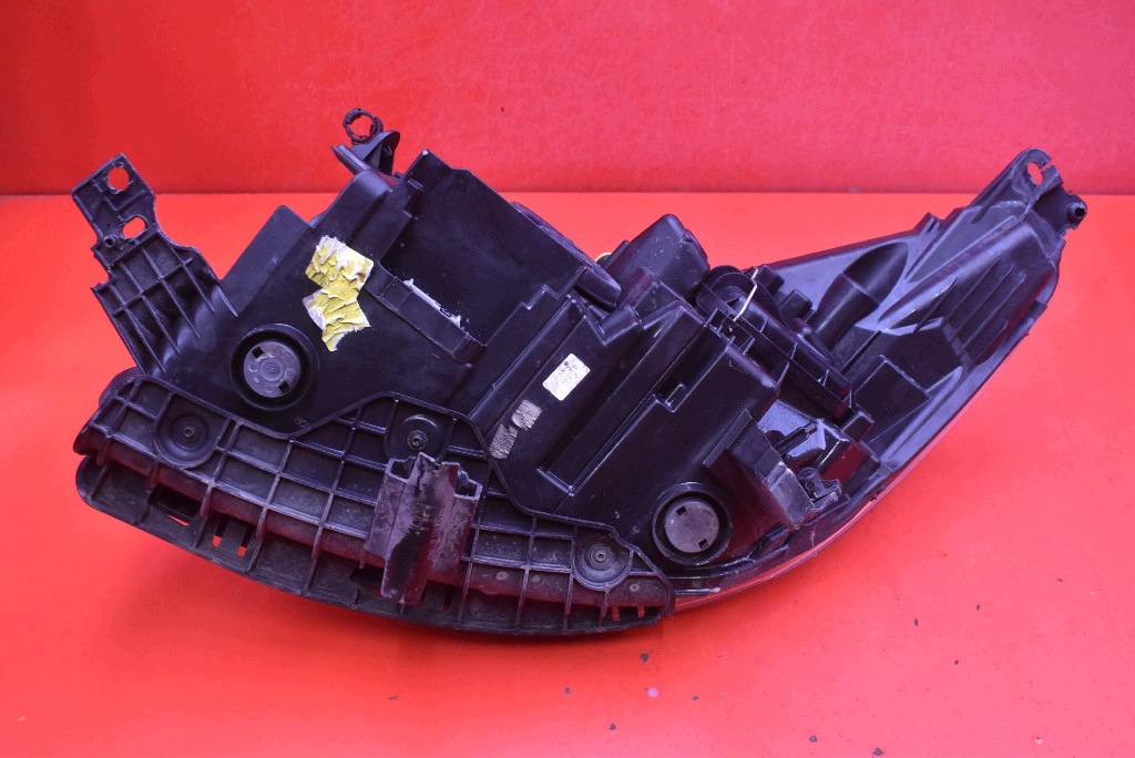 REFLEKTOR right light front XENON EU CV44-13D154-AK FORD KUGA MK2 13-16