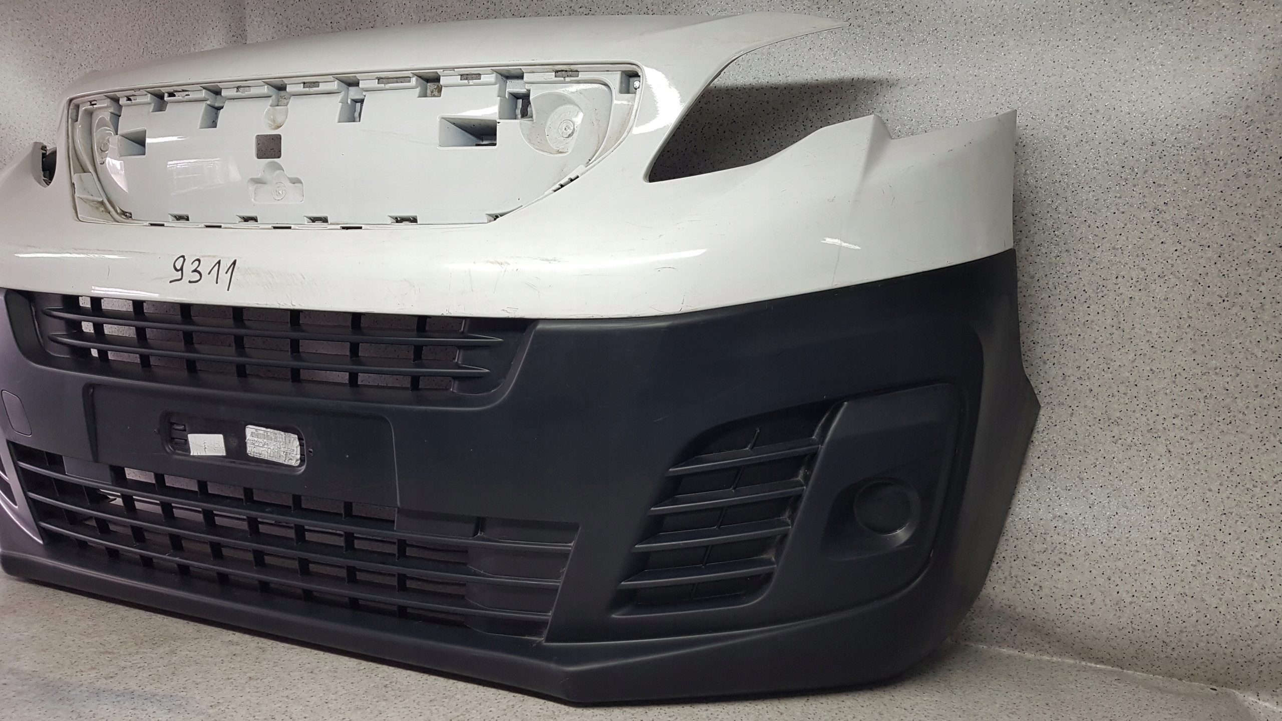 PEUGEOT EXPERT III 3 2016 - Stoßstange vorne 9311