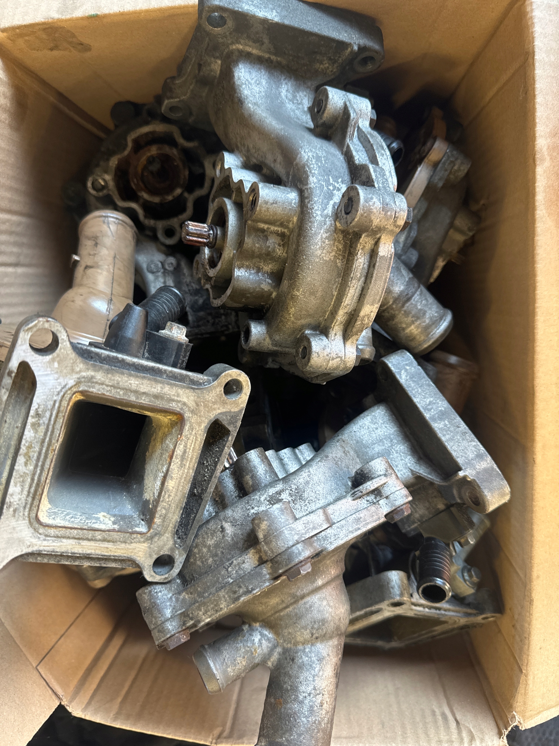 POMPA WODY FORD MONDEO III TRANSIT TD TDCI MK3 demontaż holandia Producent części Ford OE