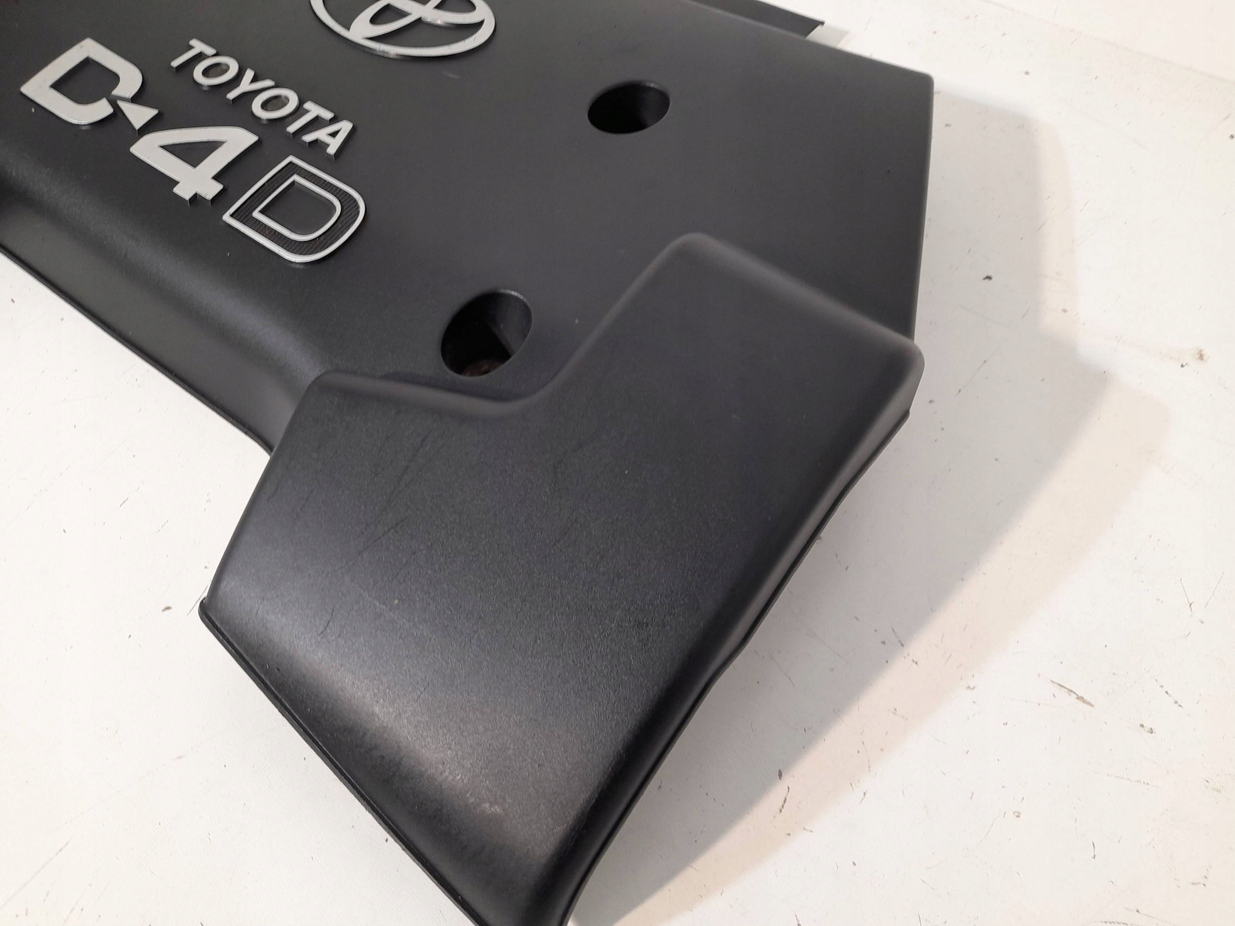 Toyota Corolla E120 E130 2002 cover upper of the engine (DS44)