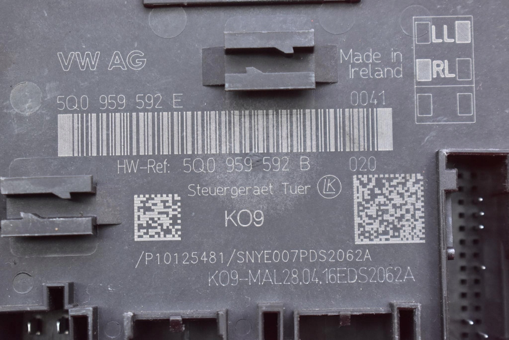 control unit module door right front 5Q0959592 VW PASSAT B8 sedan 14-20
