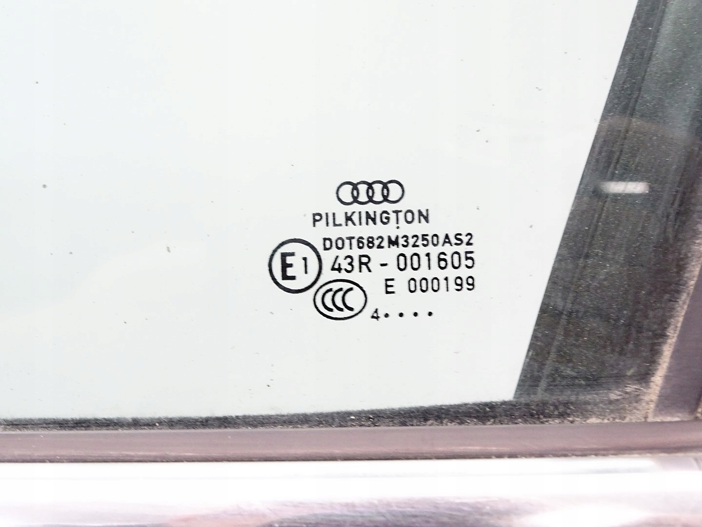 door left front left front window handle AUDI A4 B8 sedan KOMBI LX5Q