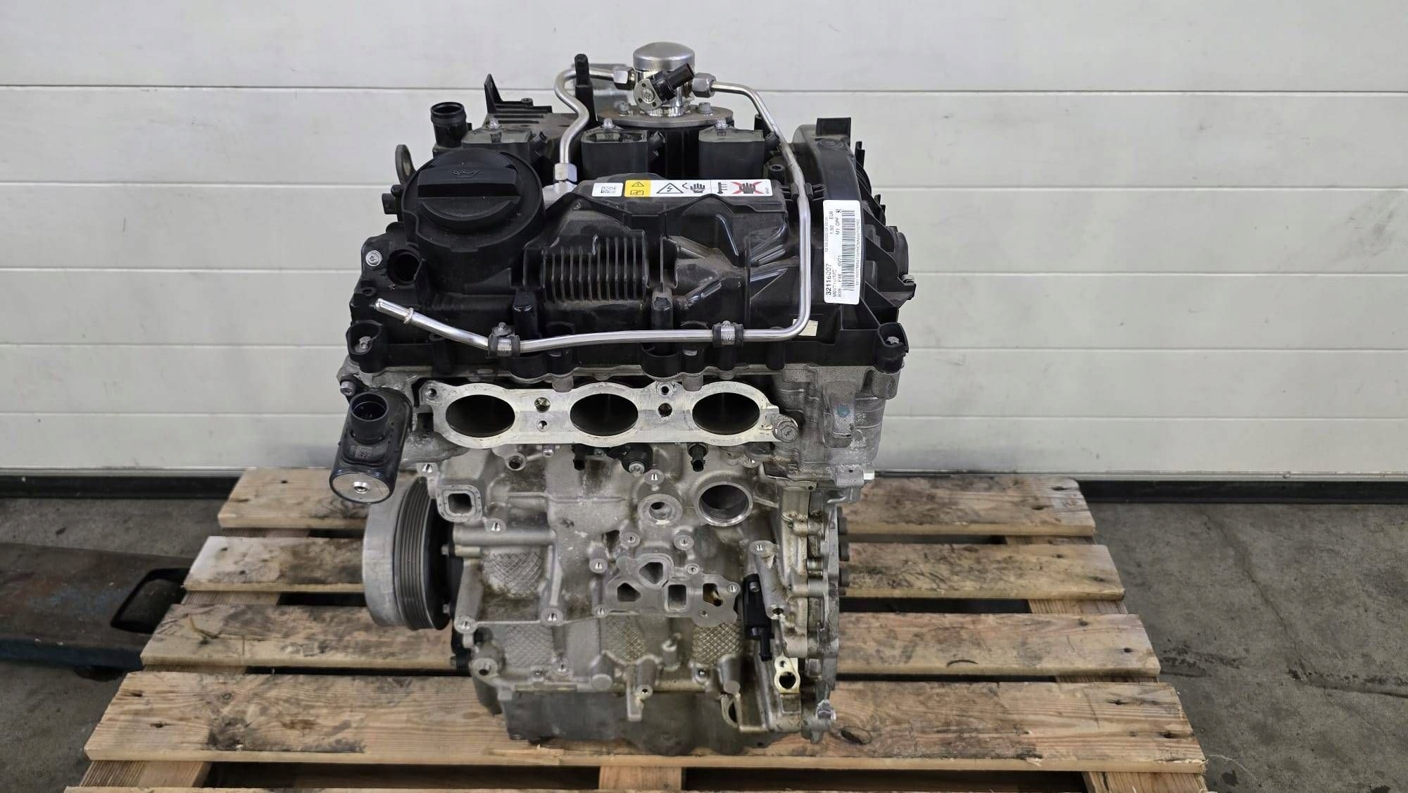 BMW 2 F46 1.5 Бензин Двигатель B38A