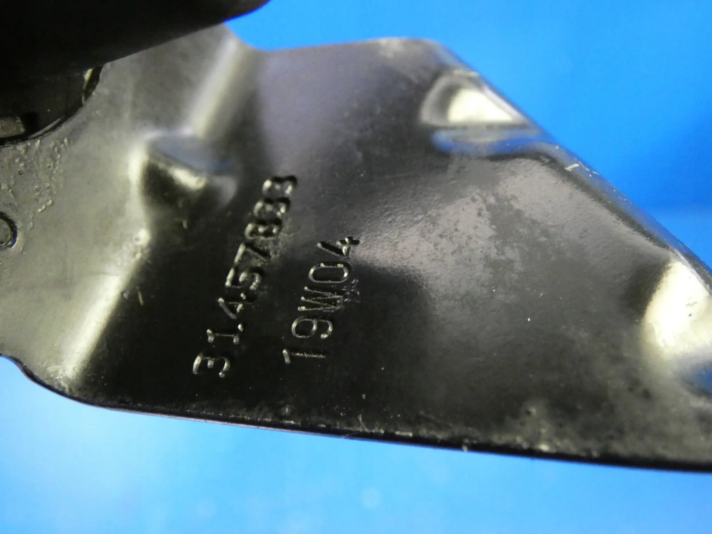 VOLVO XC40 tip bonnet boot right rear part