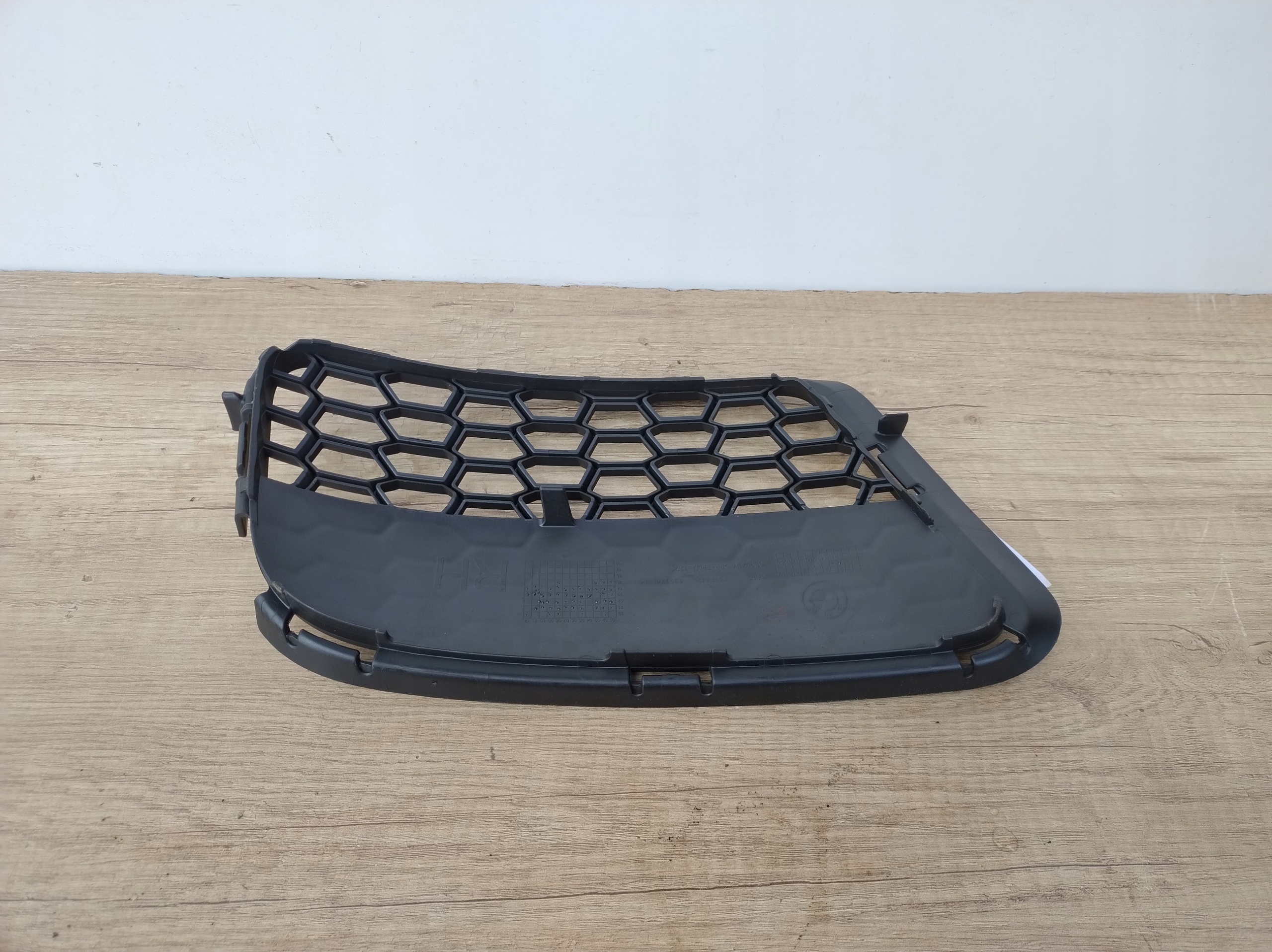 BMW X1 E84 m-packet lower right grid of a bumper front 51117845542 K79/007
