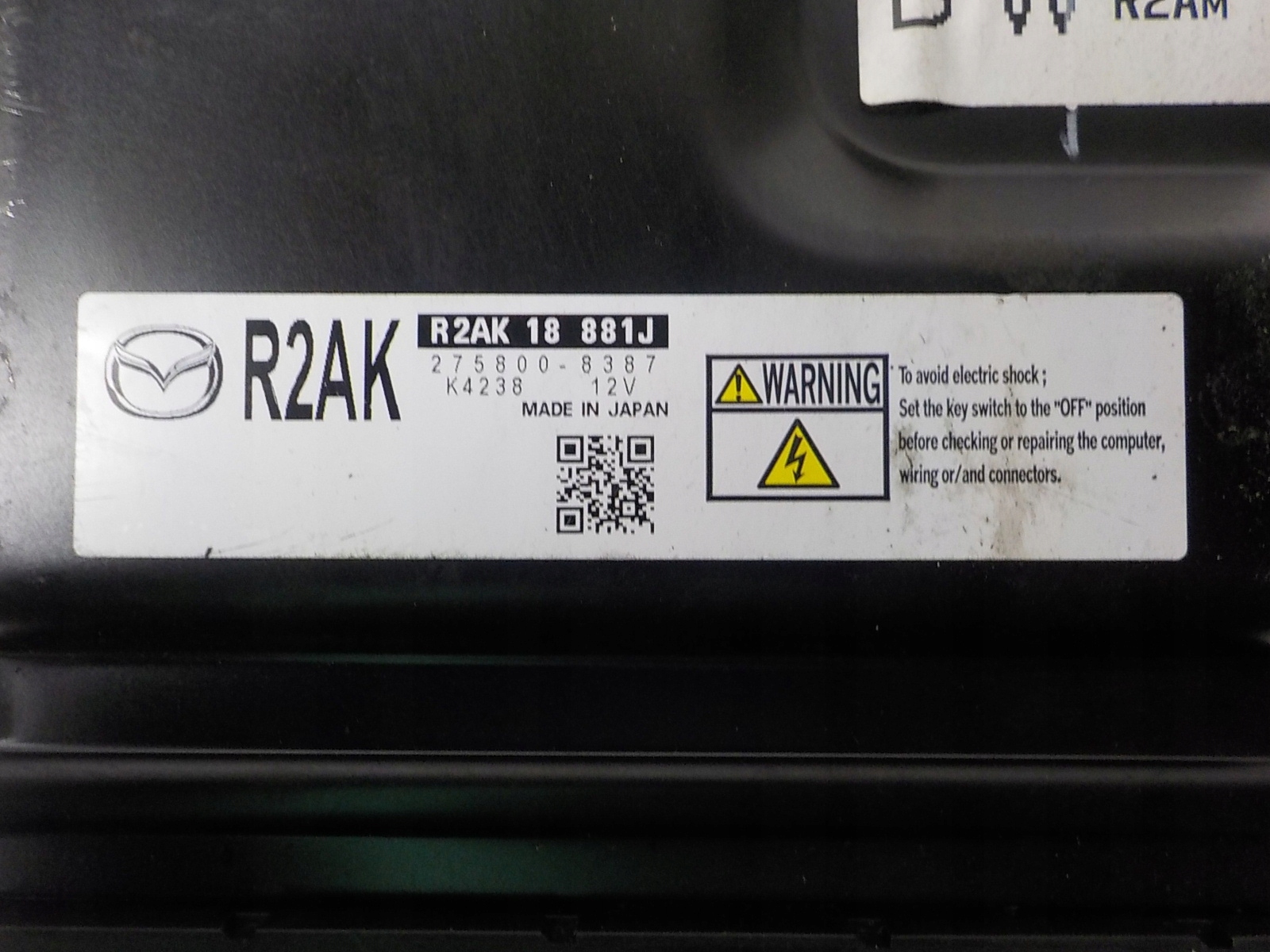 MAZDA computer control unit R2AK18881J 275800-8387