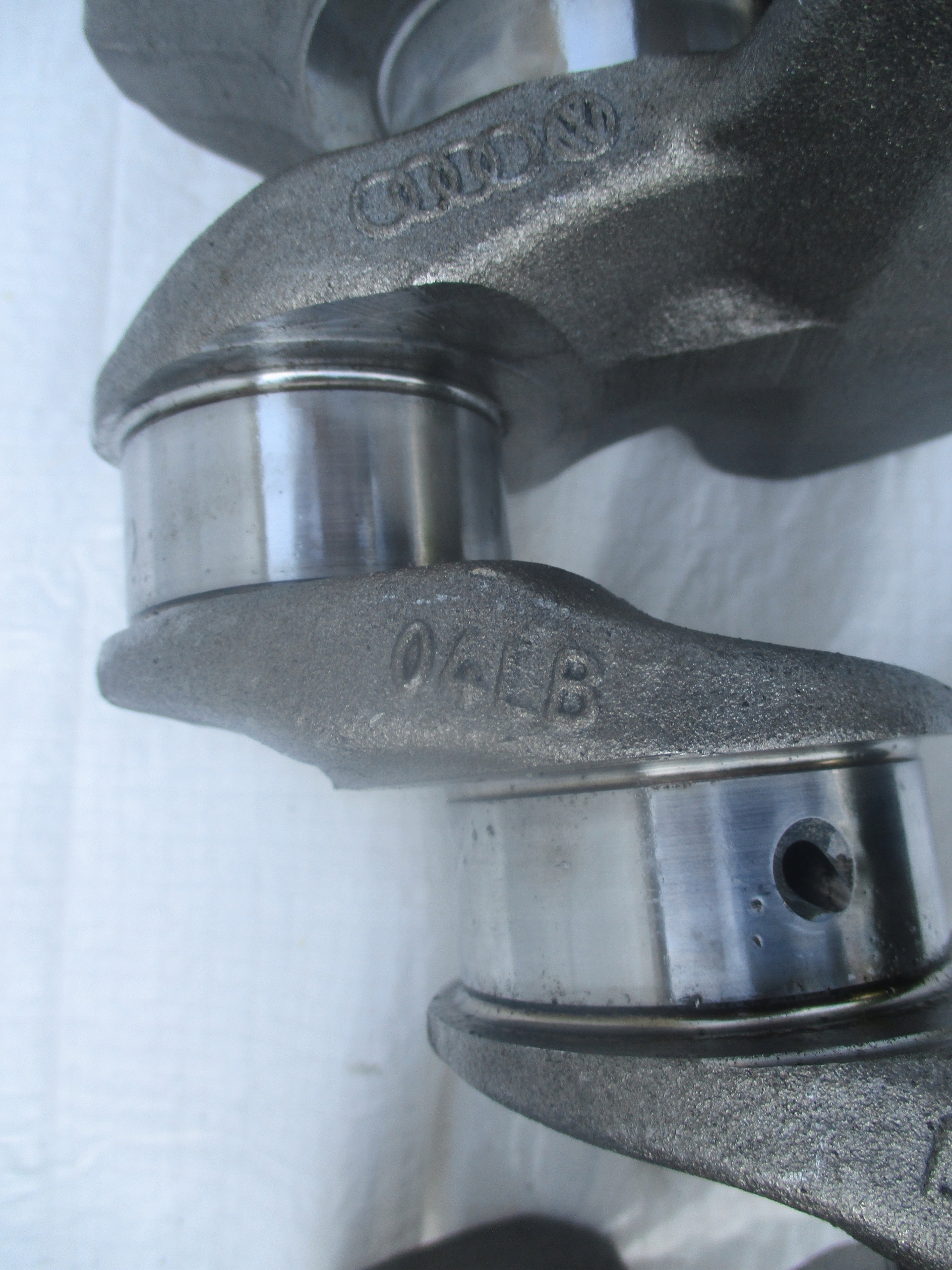 WAŁ KORBOWY AUDI VW SKODA SEAT 1.6 TDI 04LB Numer katalogowy części 04LB