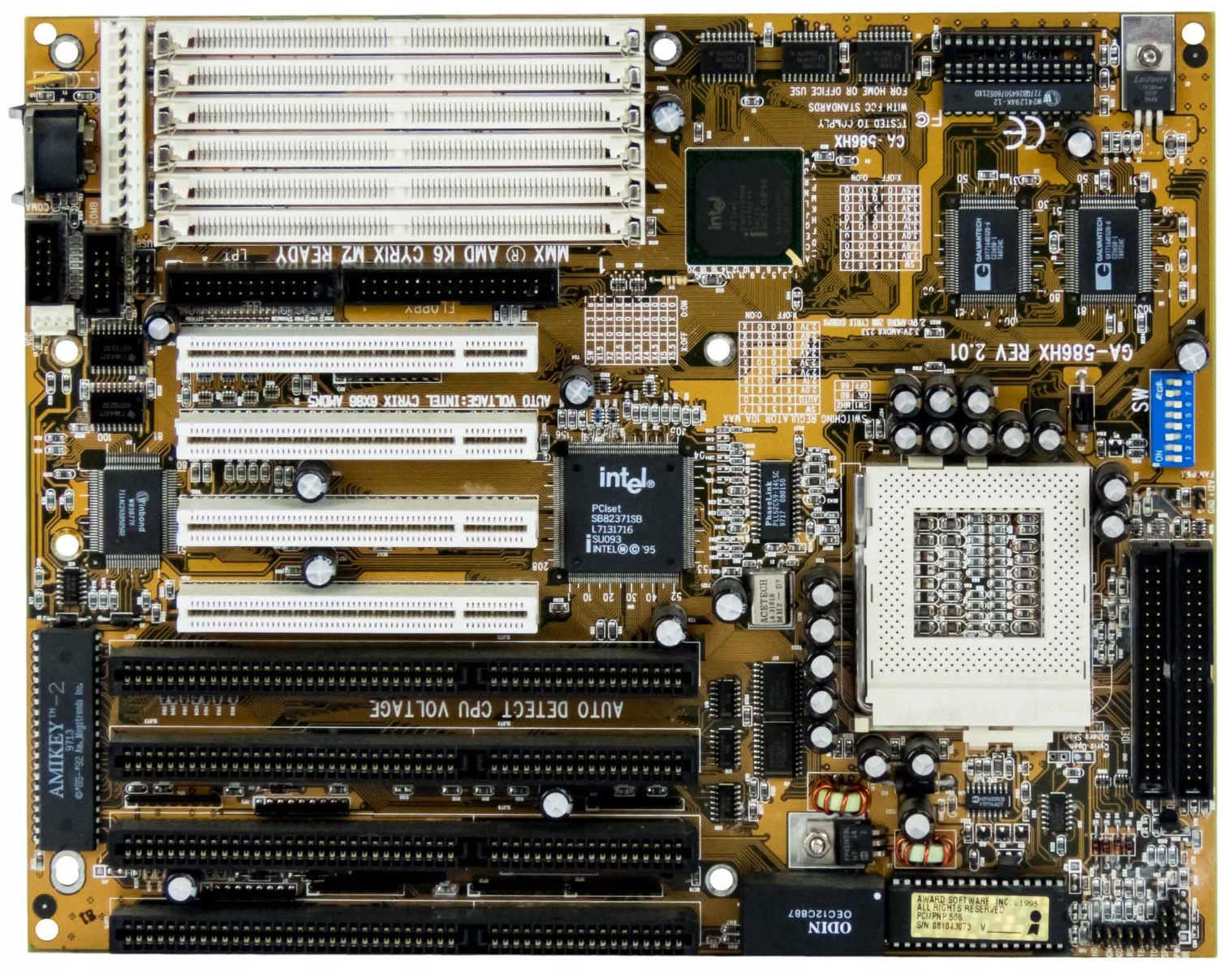 Gigabyte GA-586HX Rev 2.1 Socket 7 Simm Isa Pci