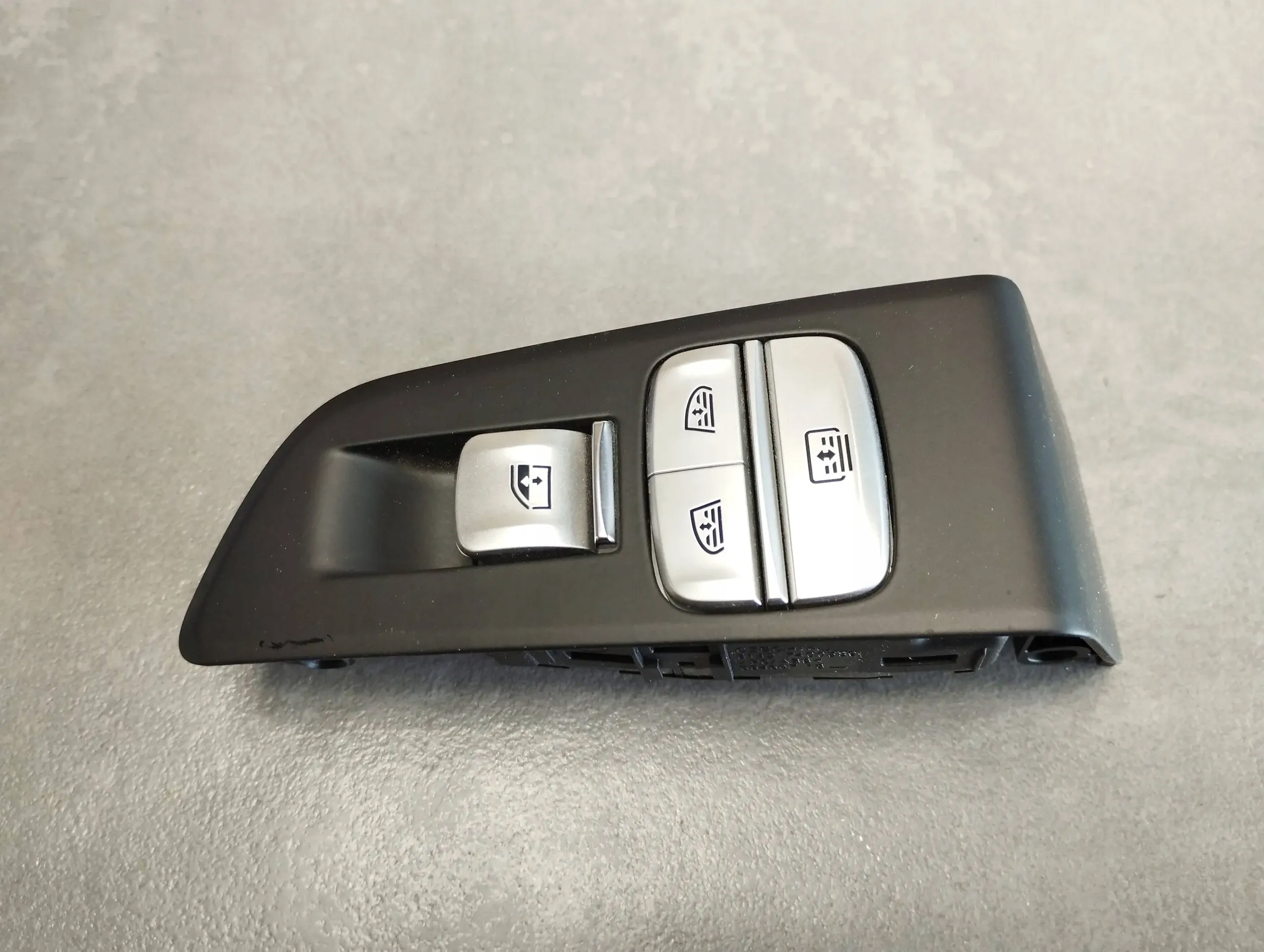 BMW 7 G11 switch windows ROLETY right rear part 9382504
