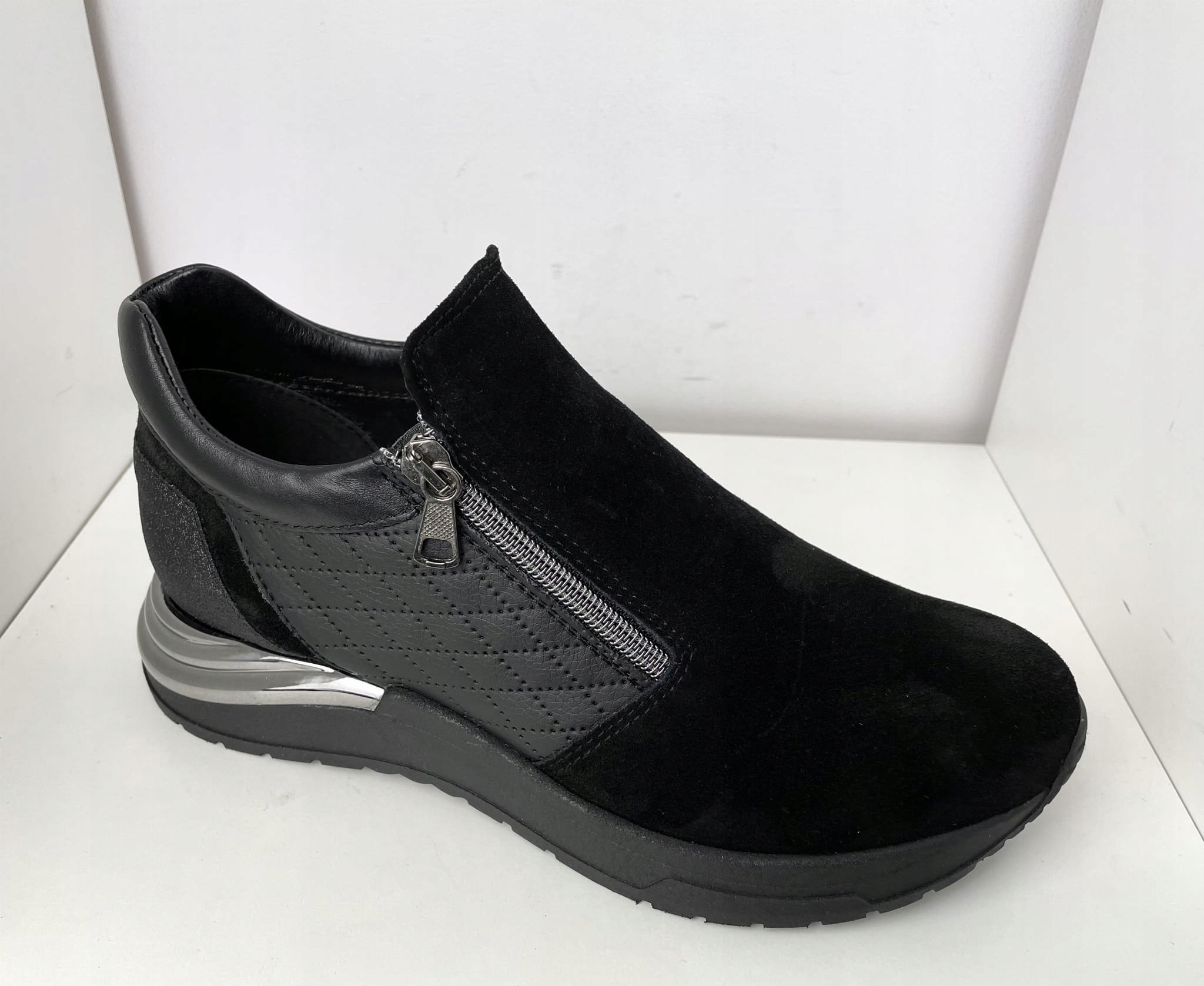 Dámské kožené polobotky Higo 2201 Černá 38, Černá