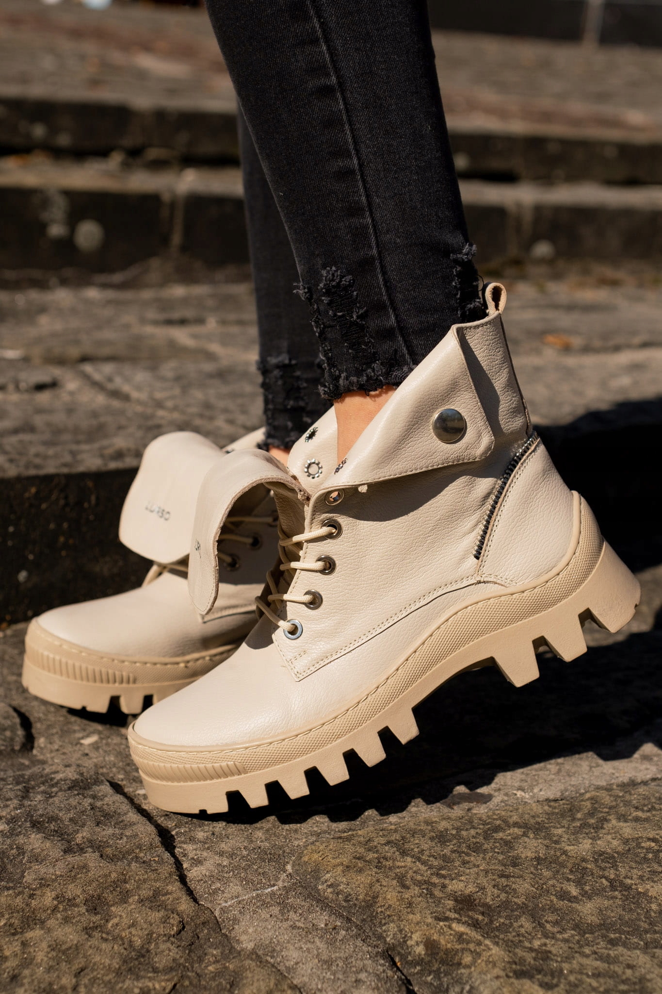 Trapery damskie BOTKI PRODUKT PL SKÓRA beżowe 41 Kod producenta 1207-569