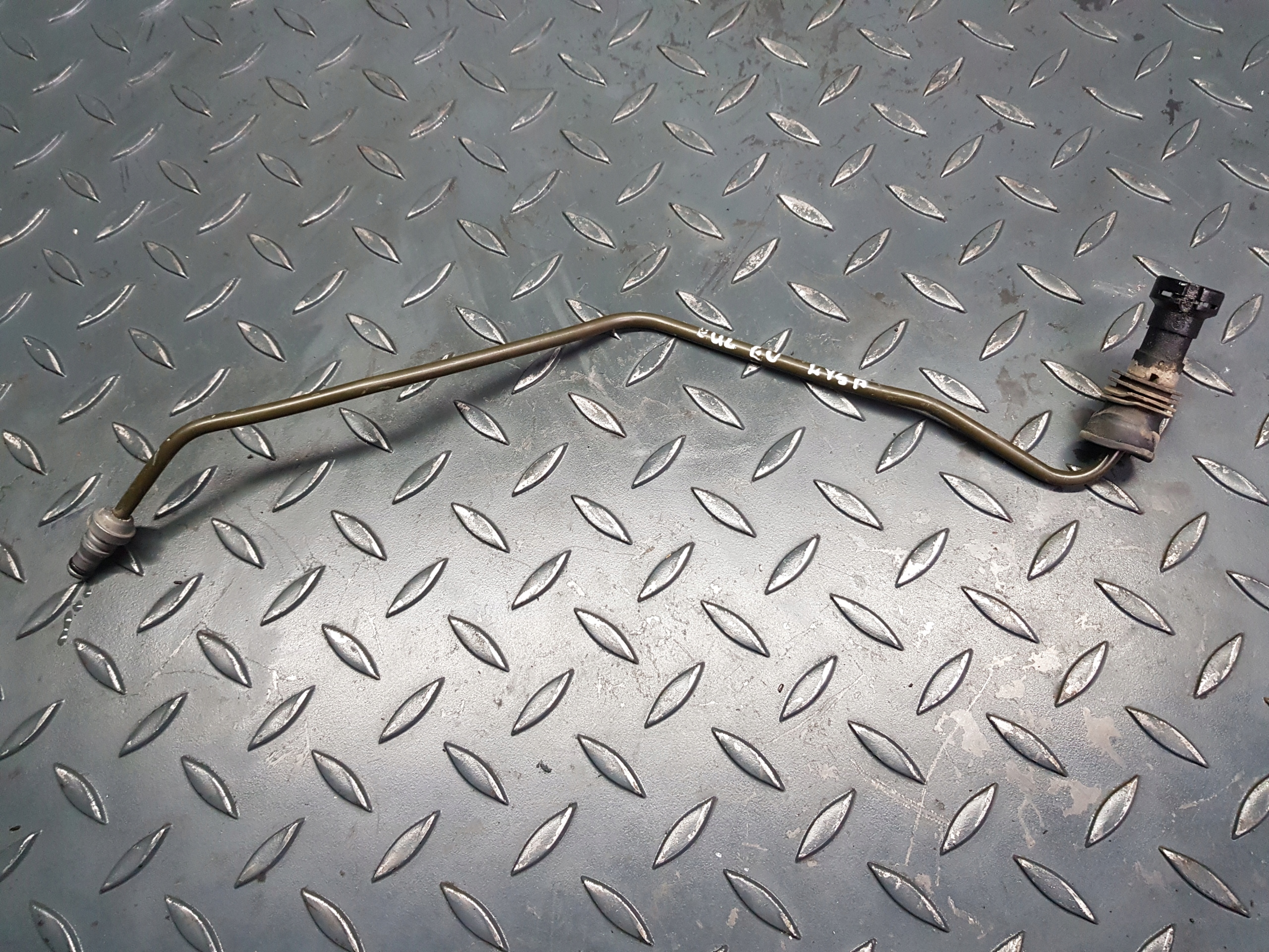 Rurka przewód wysprzeglika skrzyni manual europa BMW E46 318i 316i N42