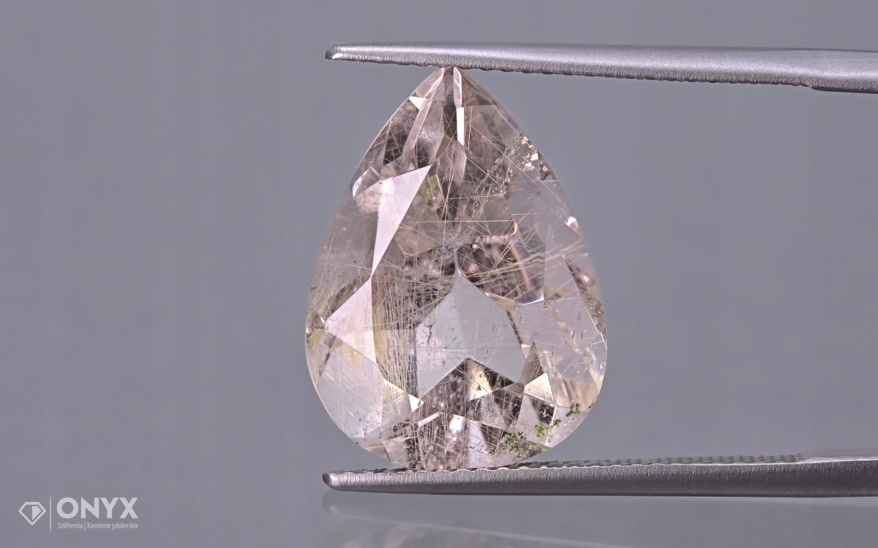 Křemen s rutilem fazetovaná slza 17x12,5 mm