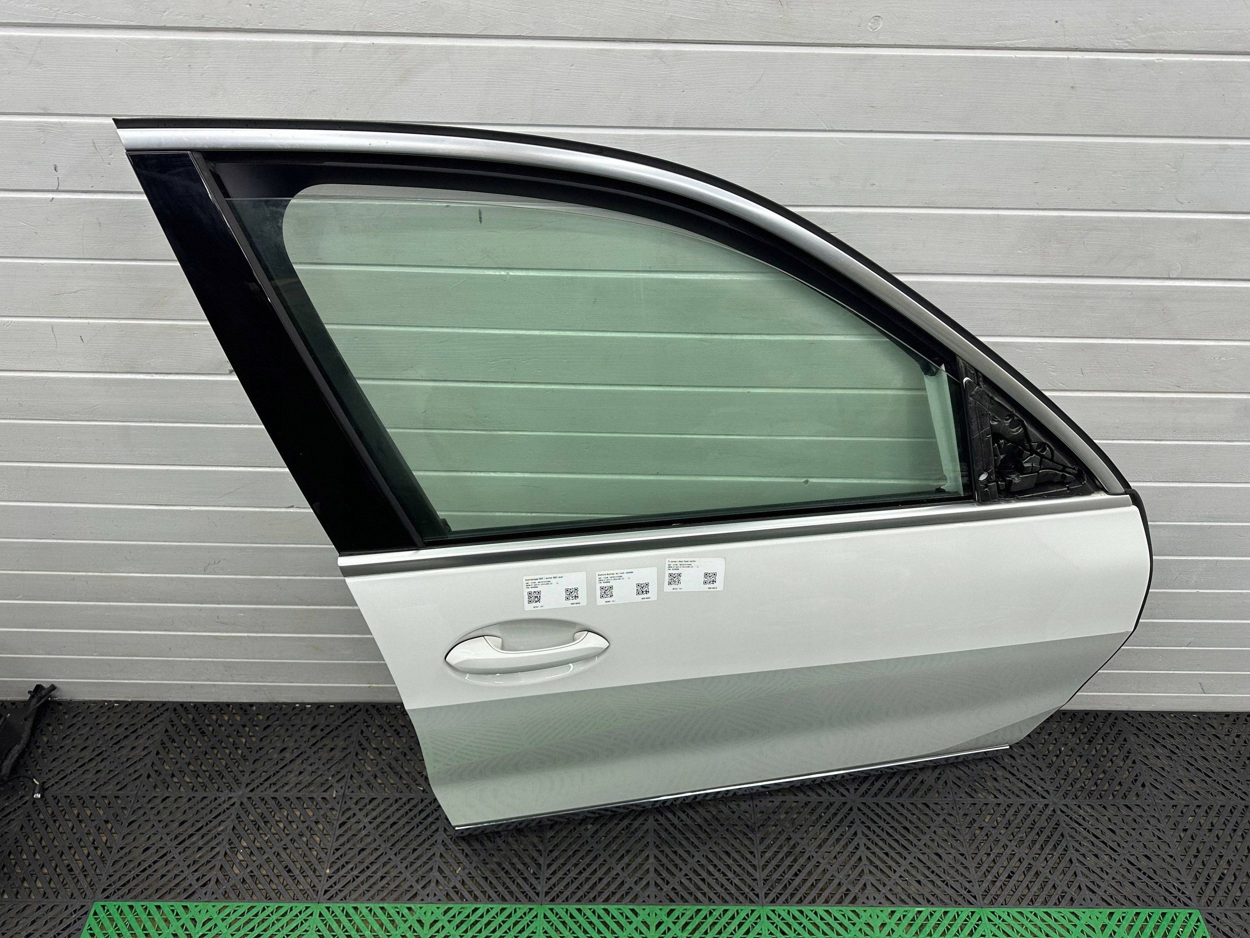 door front front side right BMW X7 G07 LCI colour A300