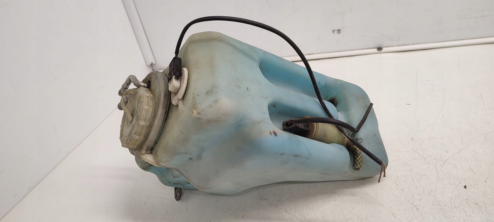 Behälter Spritzdüse Behälter Mercedes W124 2,2