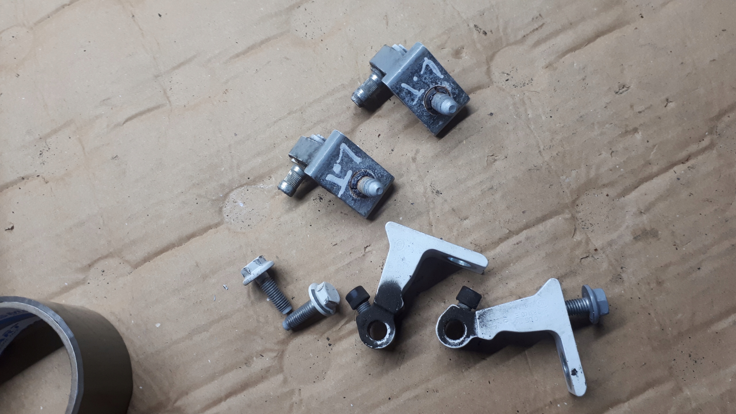 S4 B8 LIFT A4 hinge hinges door left rear part LS9R