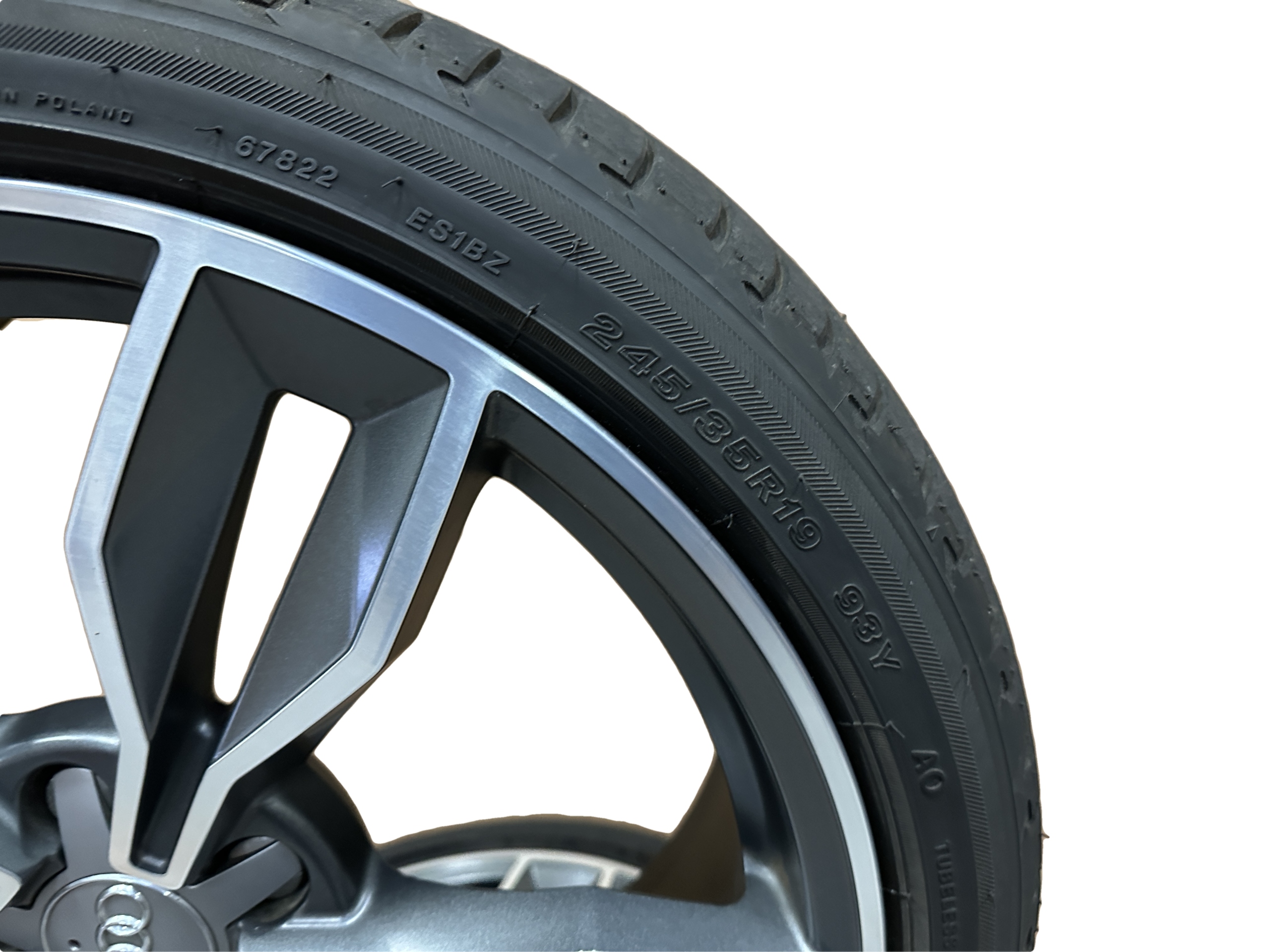 AUDI TT 8S wheels discs 245/35R19 PIRELLI