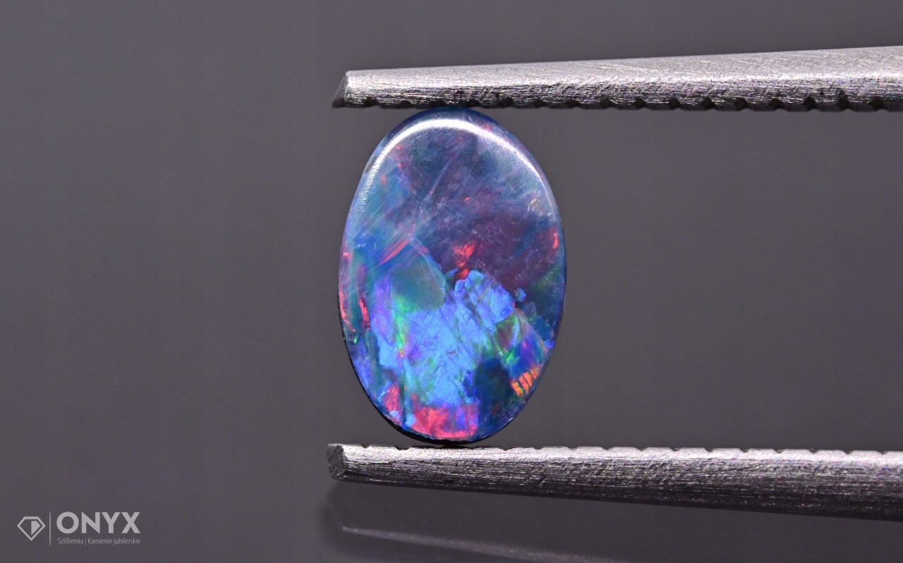 Opal Australská mělká konvexní dublet ovál 6x4 m