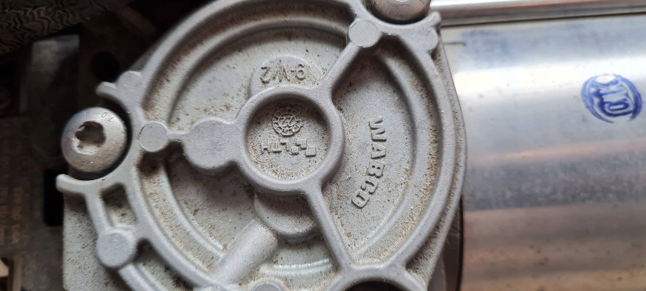 SQ8 4M RSQ8 Q8 compressor; compressor springing 24R 4M0616005J SQ7 4M Q7 4M