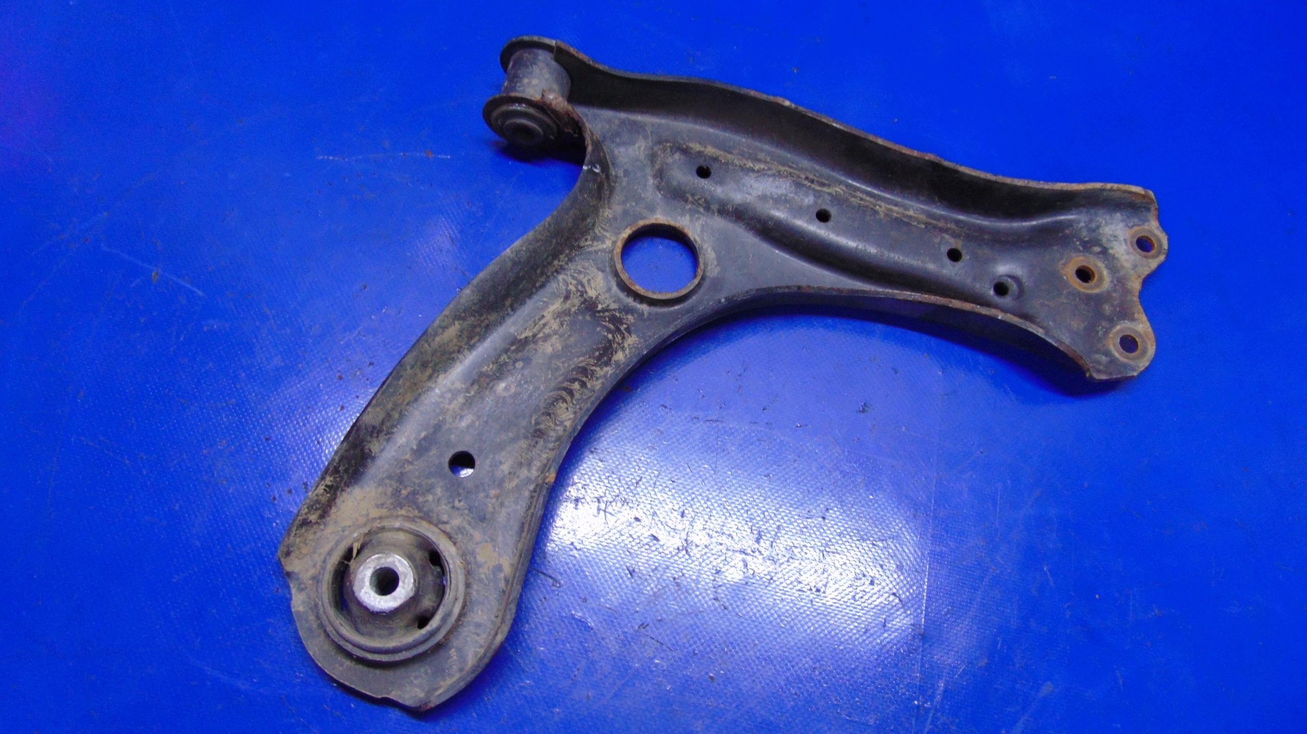 arm left front 1.2TDI SEAT IBIZA 6J IV 08-17 ROK
