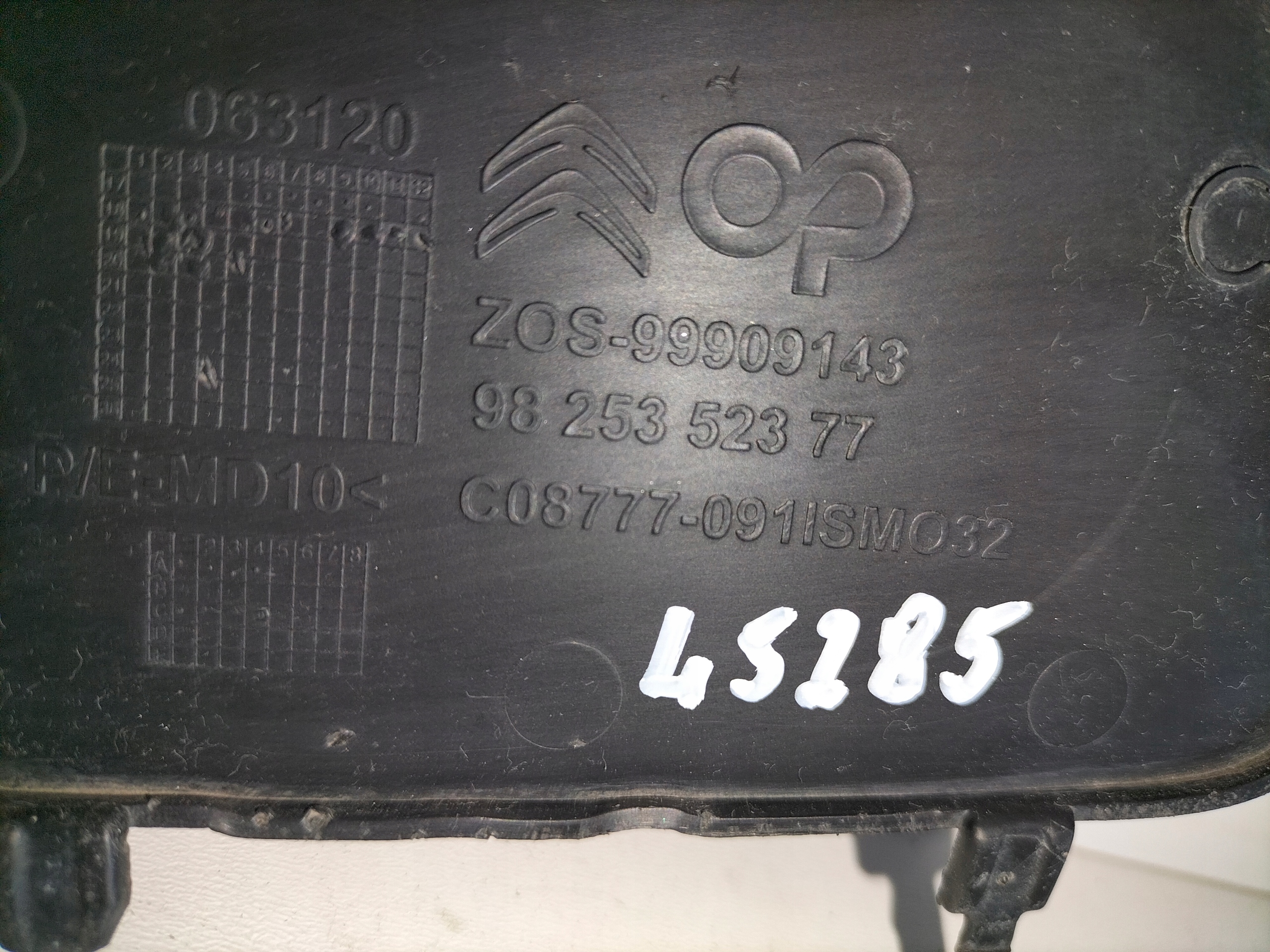 Abschleppöse der Stoßstange heck CITROEN C5 AIRCROSS 18