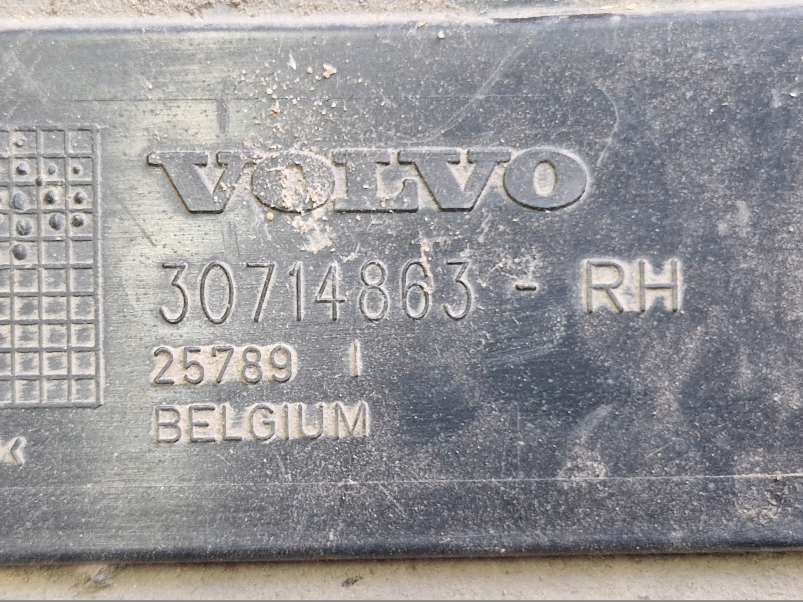 VOLVO V50 cover lower chassis 30714863