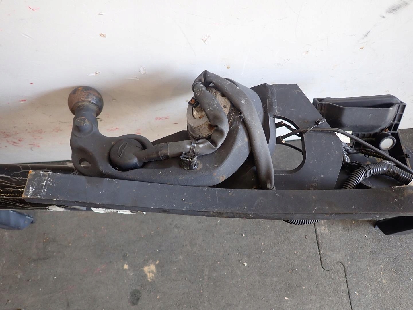 Hak OPEL INSIGNIA II B 2017- KOMBI 39161610 Producent Bosal