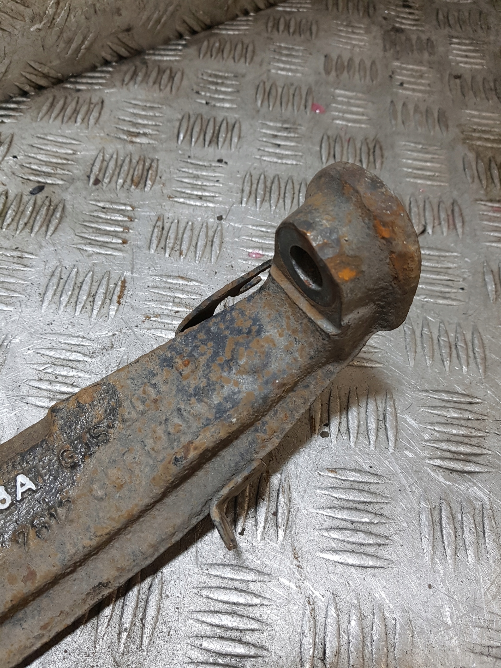 otoč čepu pravý předek AUDI Q7 7L0407258A