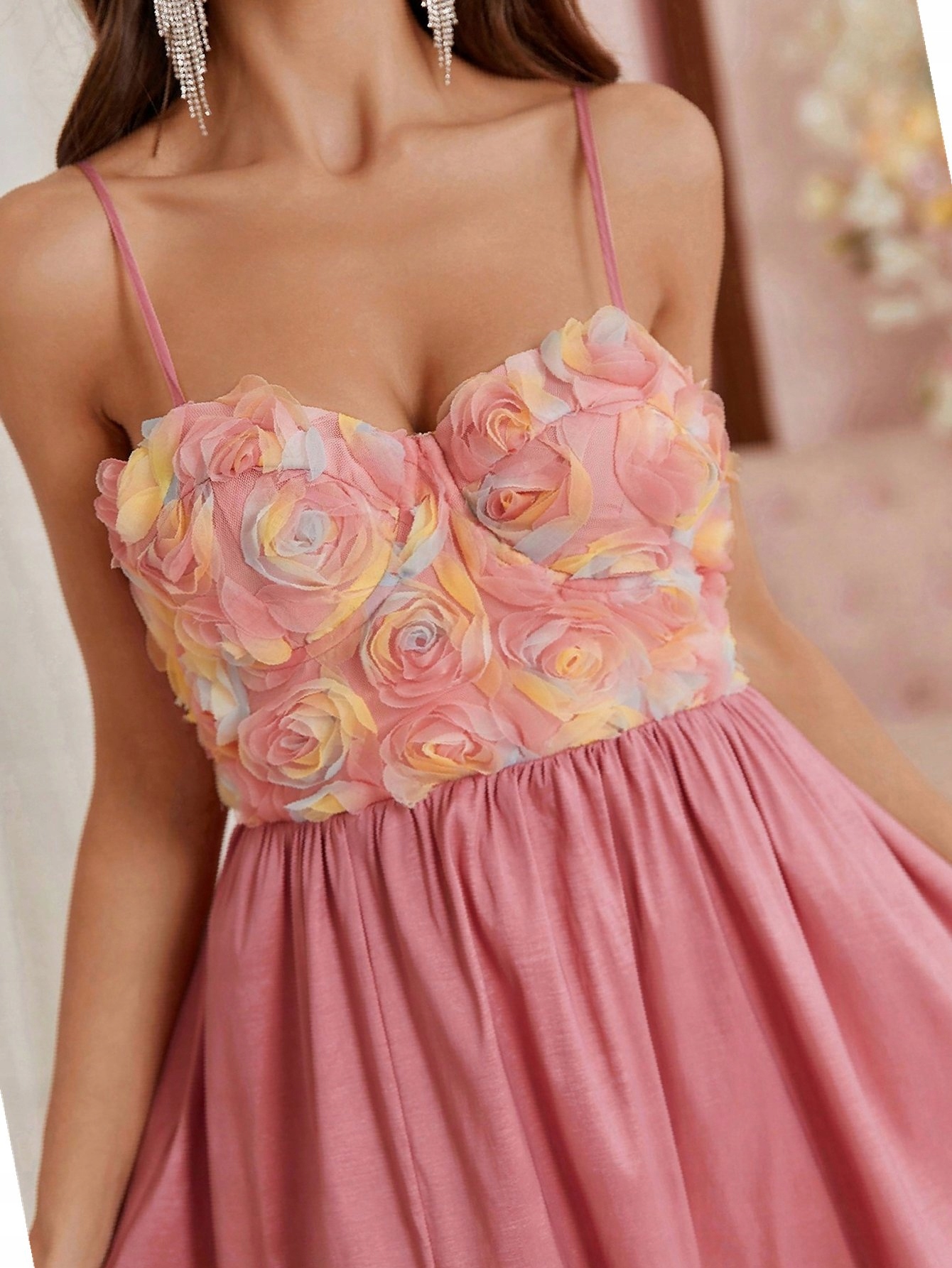 Šaty Koktejlová Na Ramínkách Prošívaná Maxi M 38