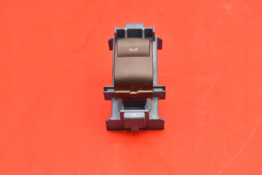 switch lifting windows right front 84810-0F030 TOYOTA VERSO LIFT 13-18