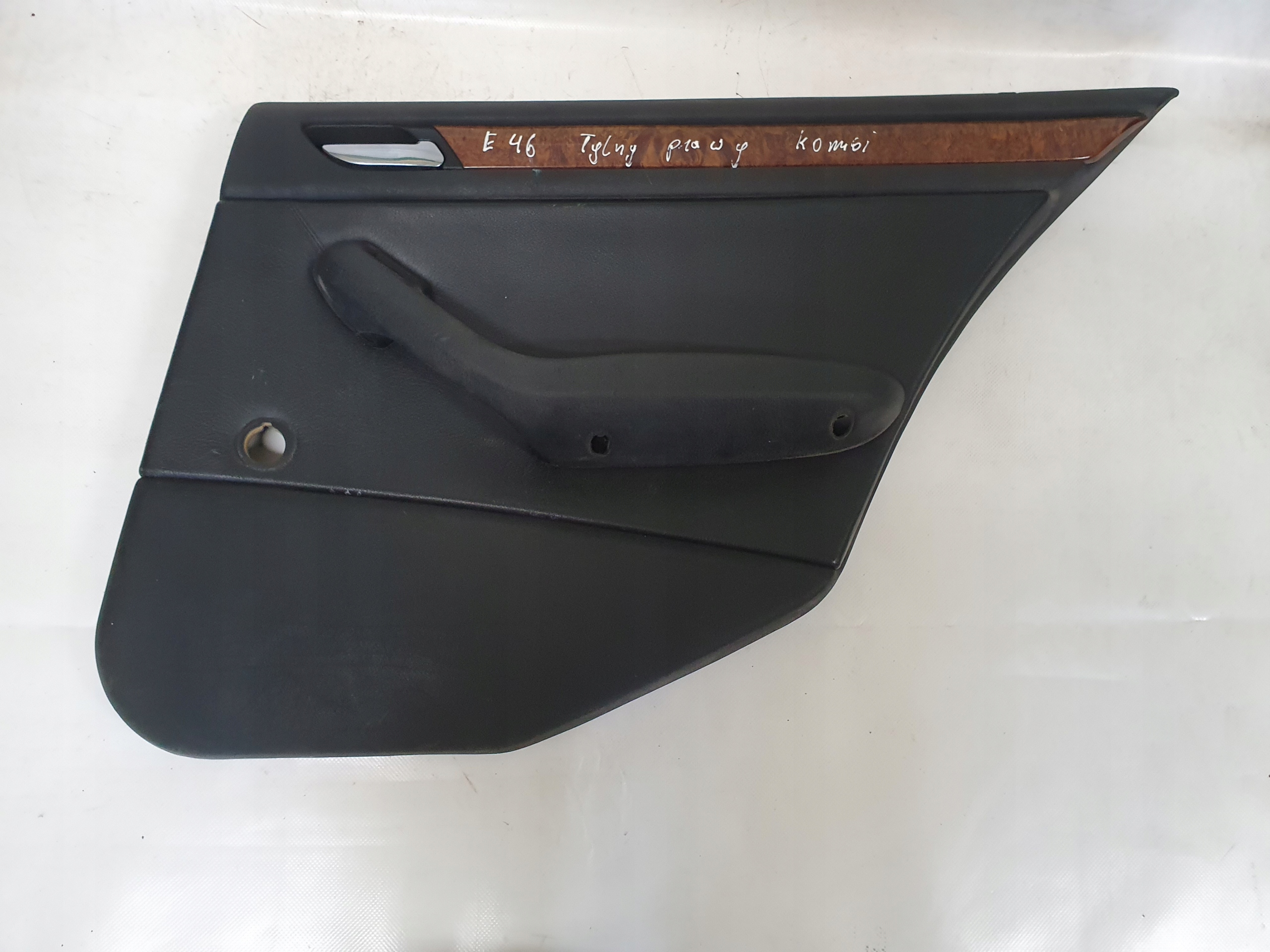 BMW E46 kombi side door right rear part leather