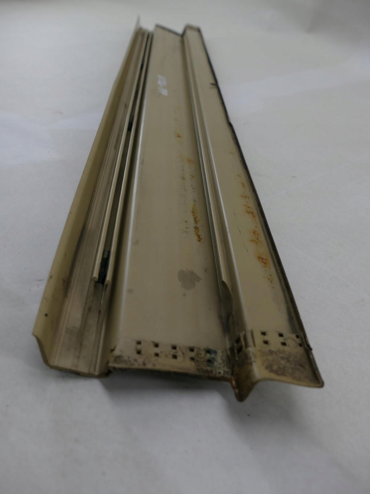 MERCEDES W126 moulding threshold cap right front