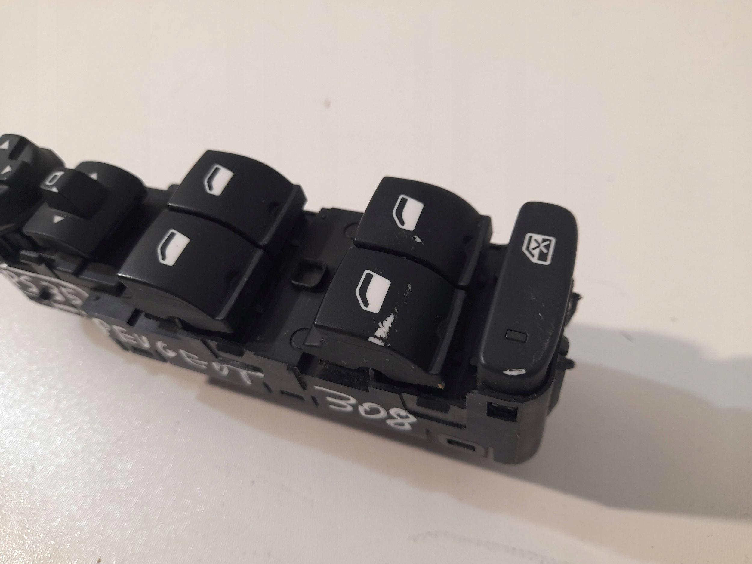 Peugeot 308 II switch panel of the window left (PS35)