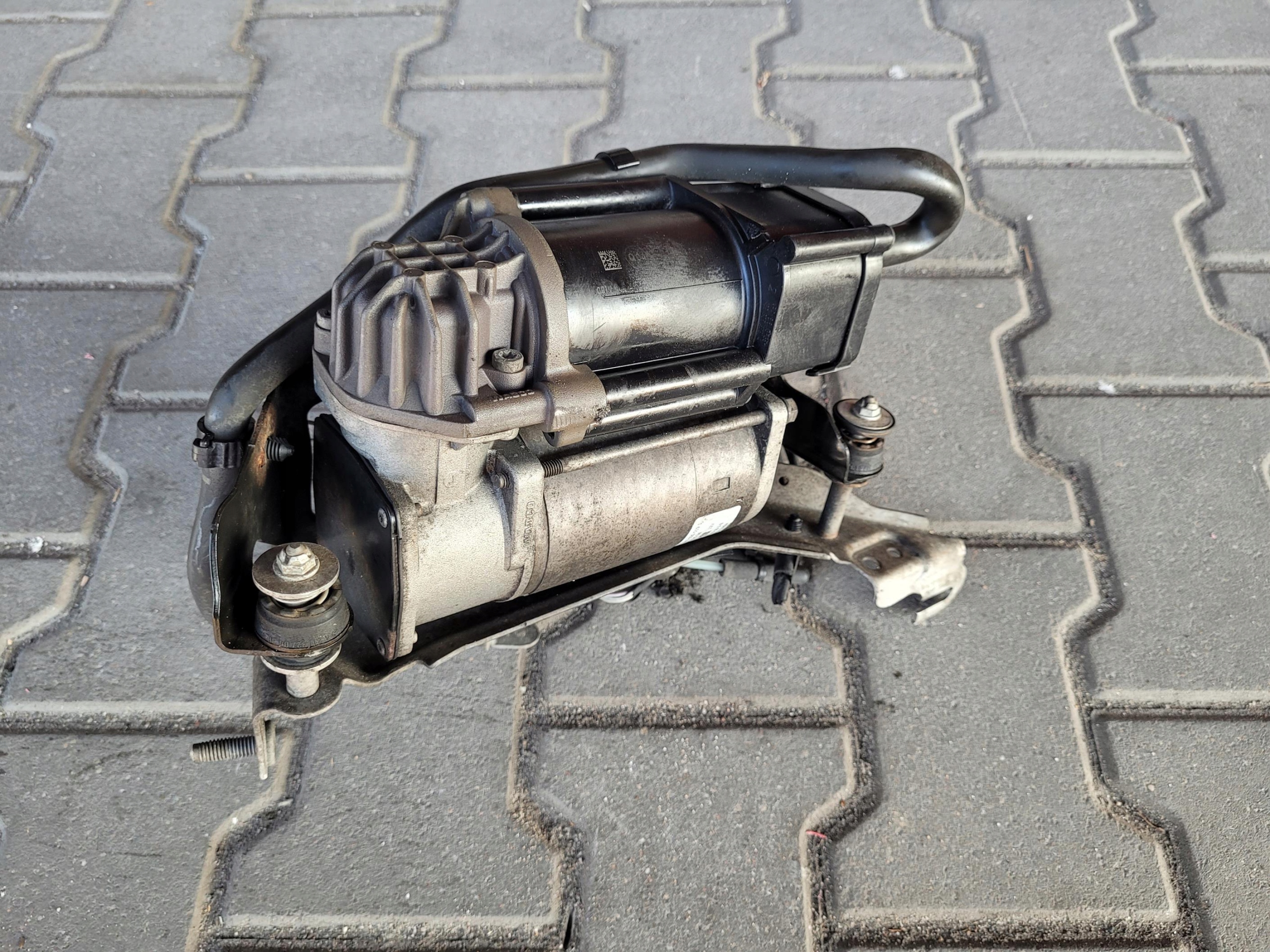 holder compressor; springing MERCEDES E 220 D W213 KOMBI