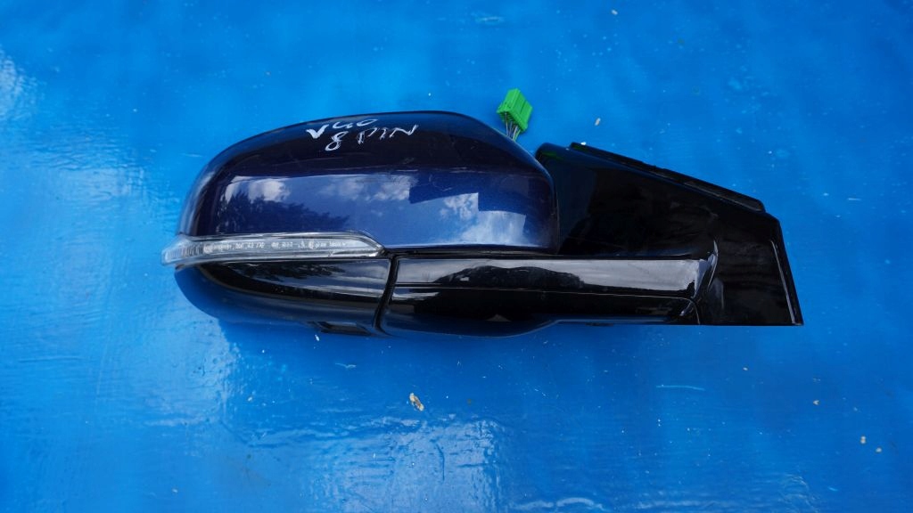 VOLVO V40 CC - right mirror 8 PIN
