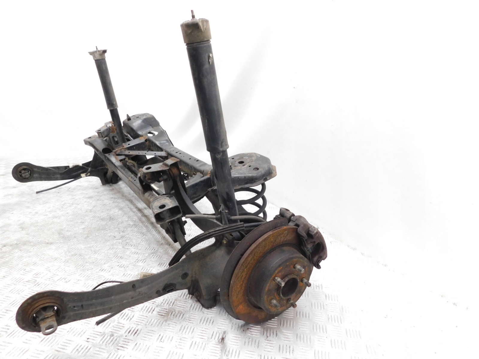 BELKA ZAWIESZENIA TYŁ / SANKI / OŚ - FORD GRAND C-MAX II Typ samochodu Samochody osobowe