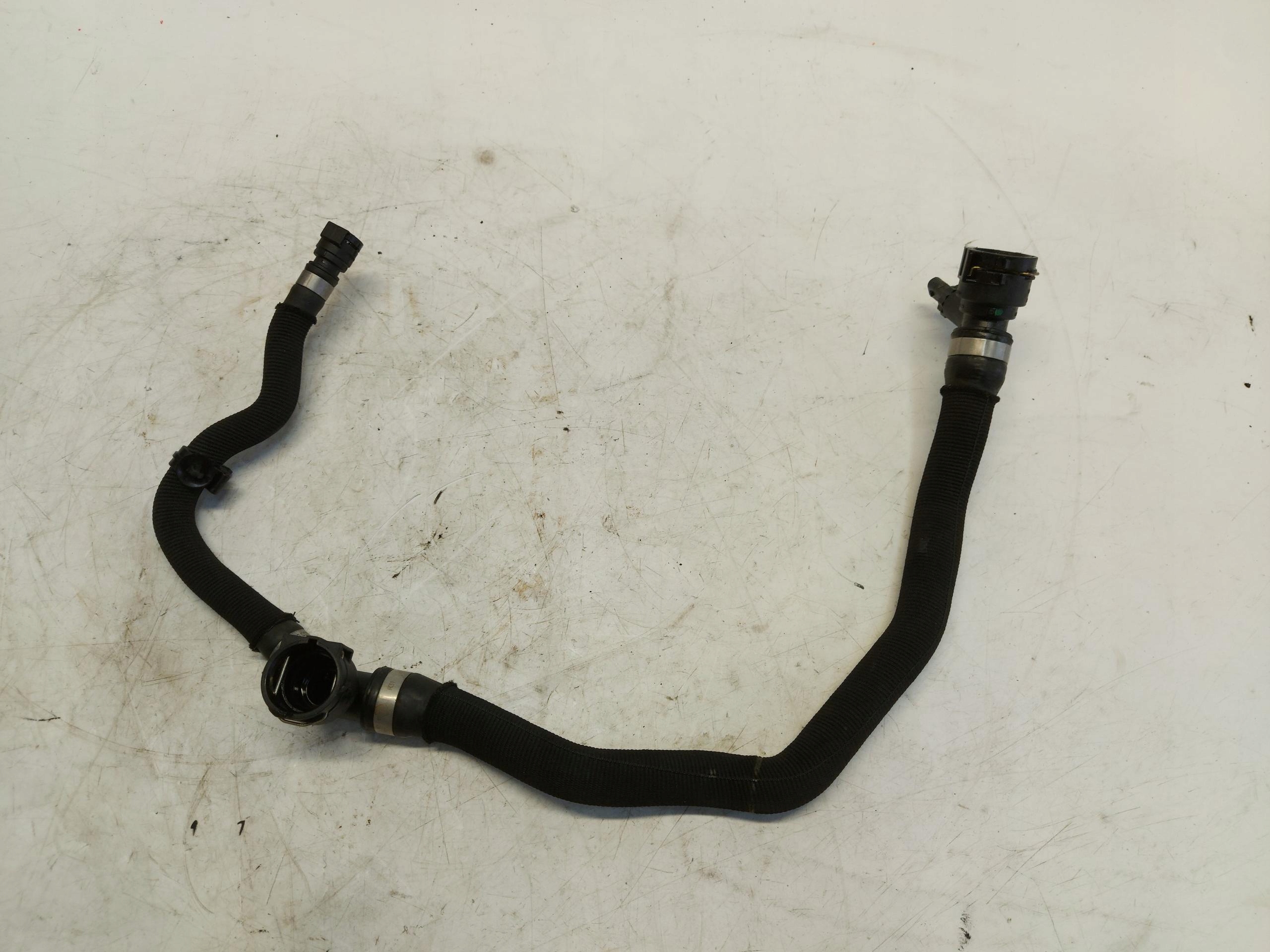 BMW U06 220d crijevo prijenos cijev vode 7926146