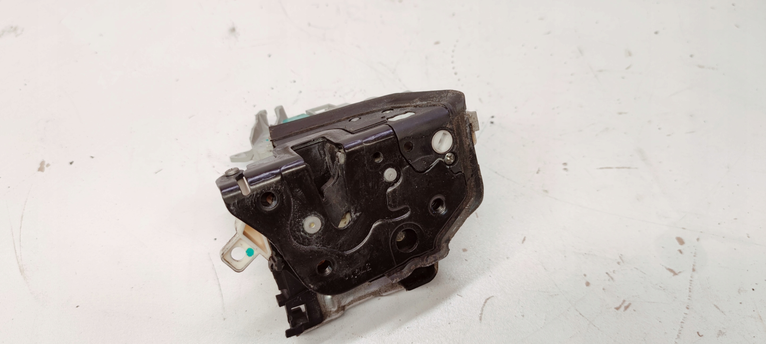 lock door right front AUDI A4 A5 Q5 8J1837016D