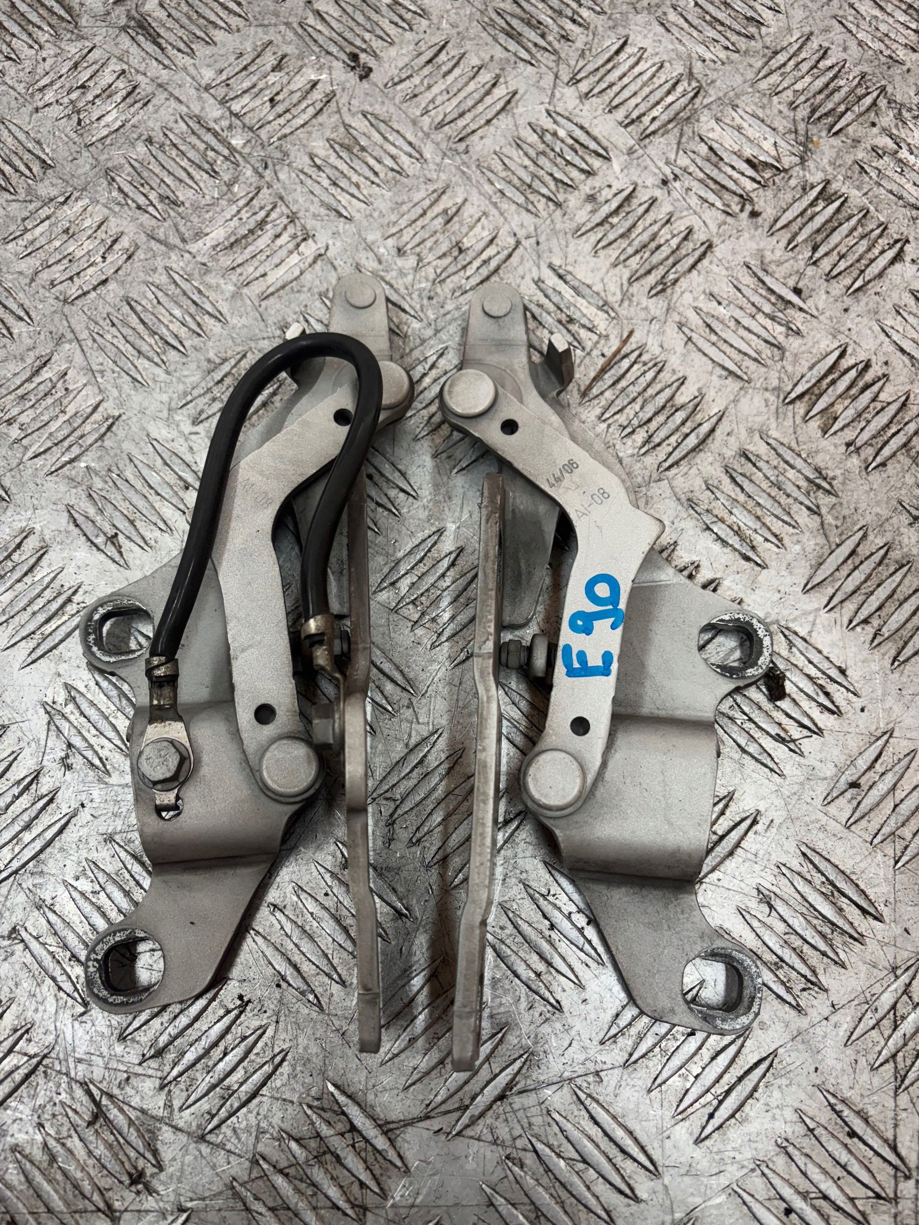 hinge bonnet hinges left right BMW 3 E90