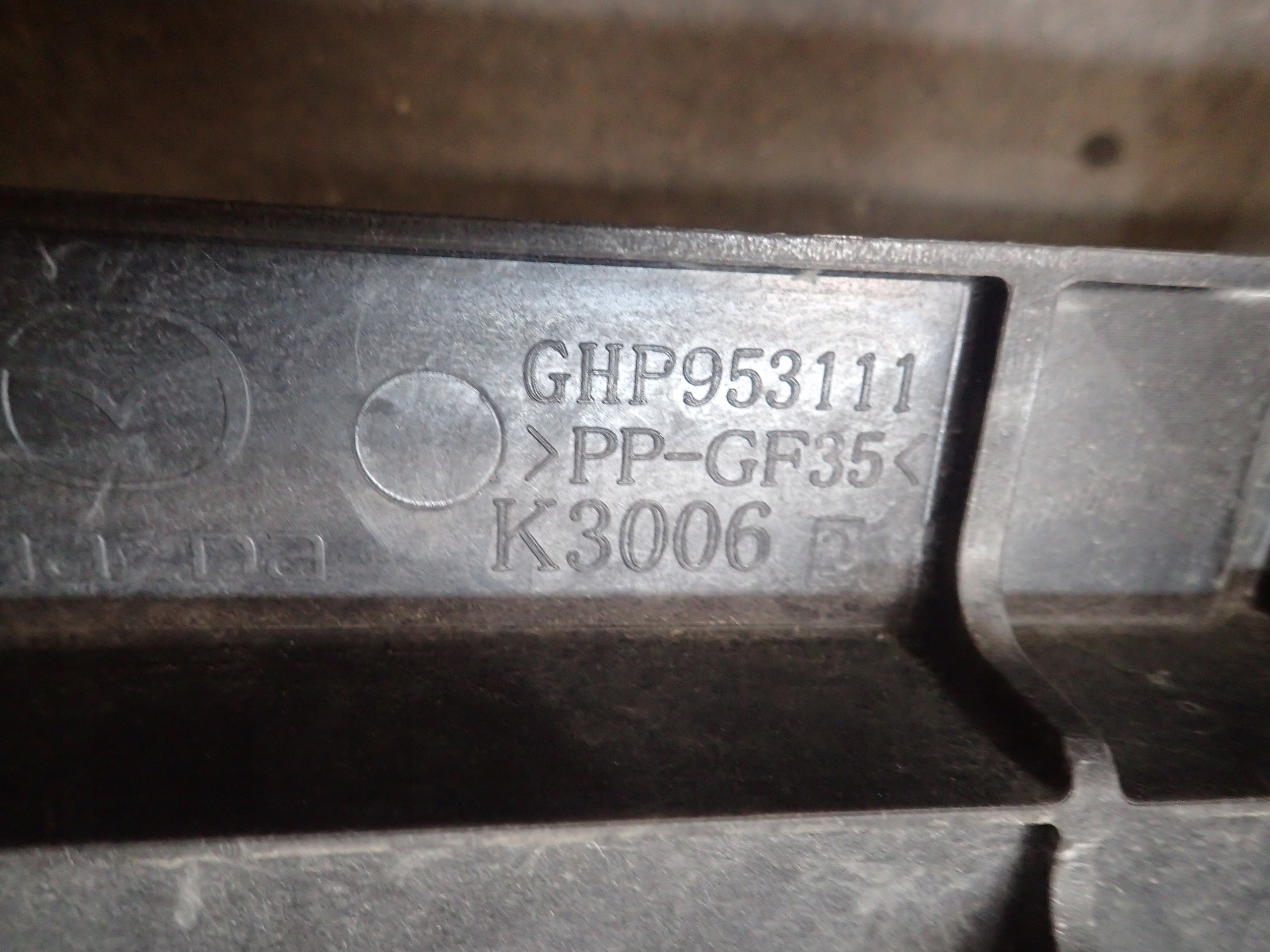 support panel for radiators MAZDA 3 III 6 VI GHP953111