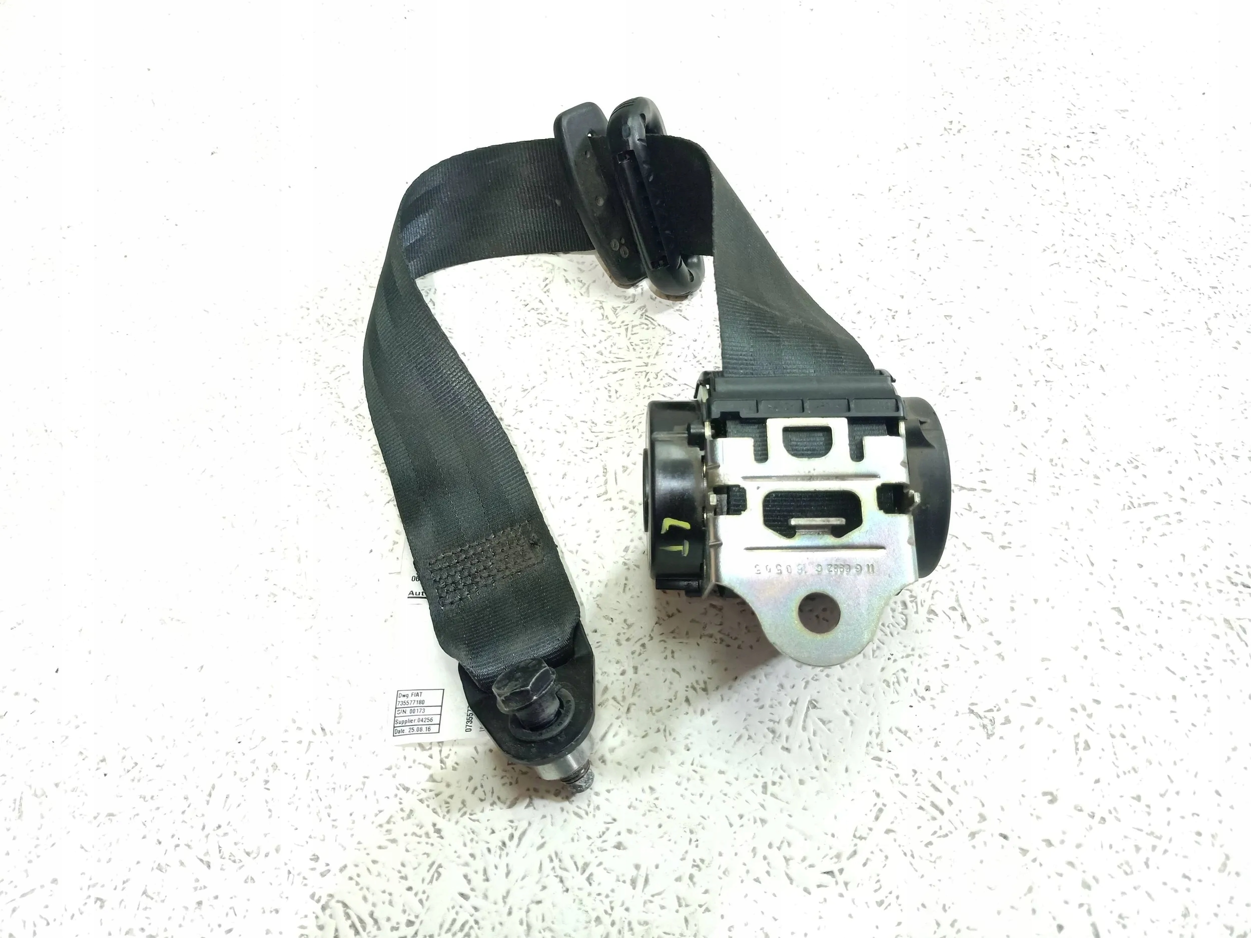 lancia YPSILON III 17R ремень безопасности задний