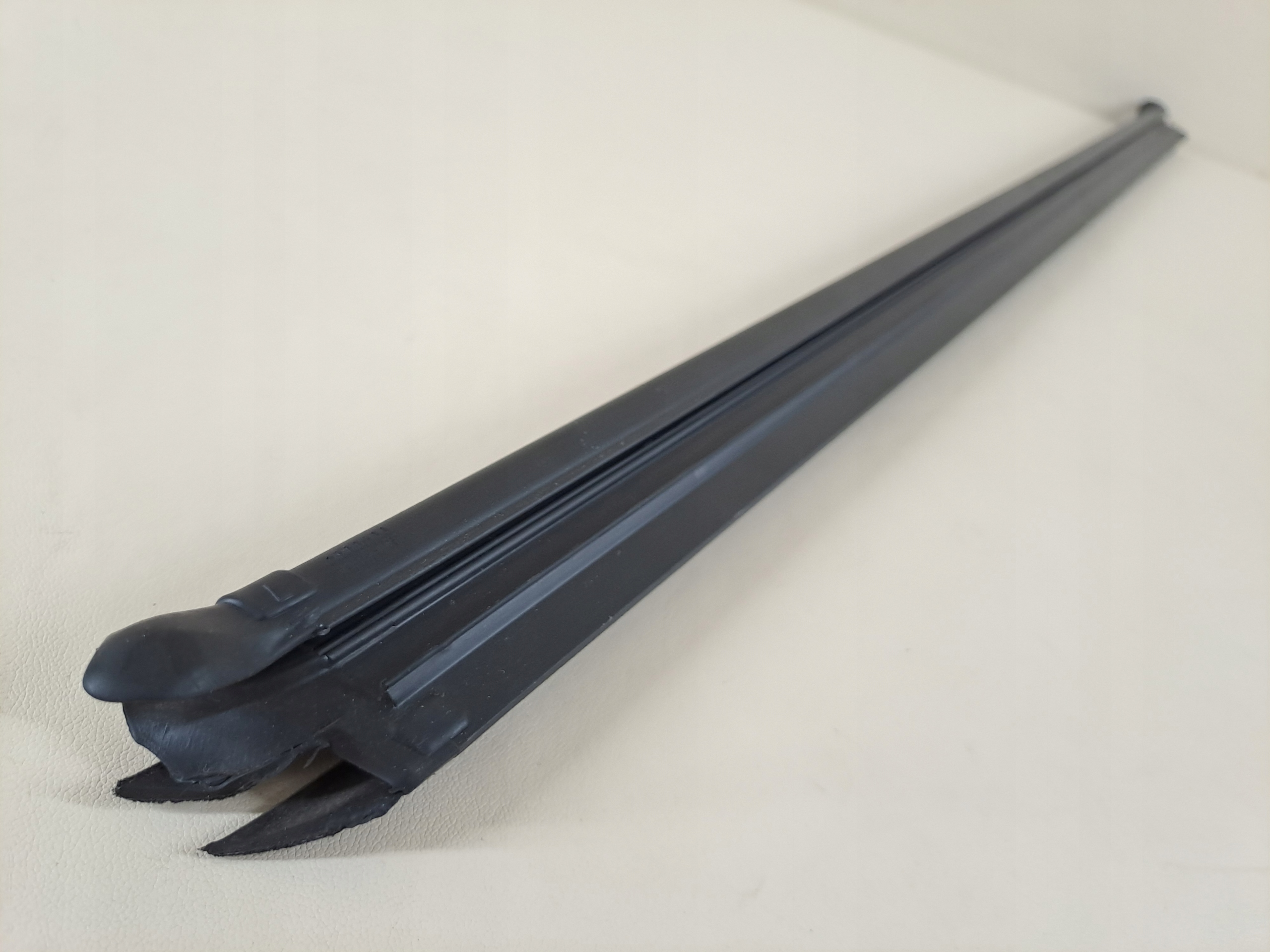 moulding door dust left front inner SKODA SUPERB 3 III 19r