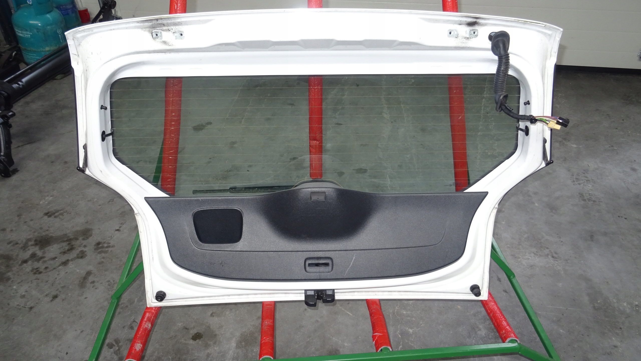 boot door rear Z window SKODA CITIGO 3D 11- BIALA