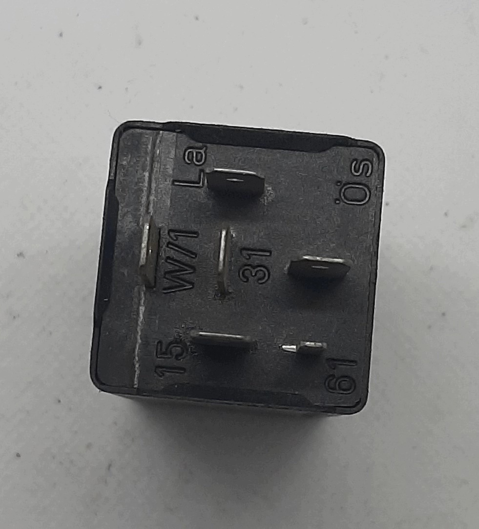 VW AUDI SEAT SKODA relay module 241 OE 813919082B